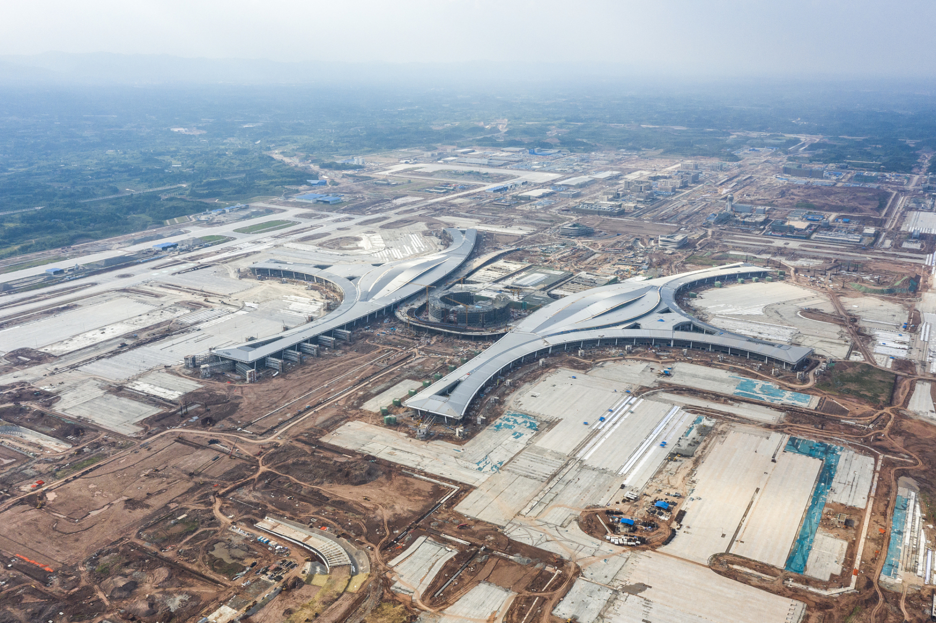 阆中机场#  阆中机场预计今年6月通航,先开通北京,上海,深圳,在上个