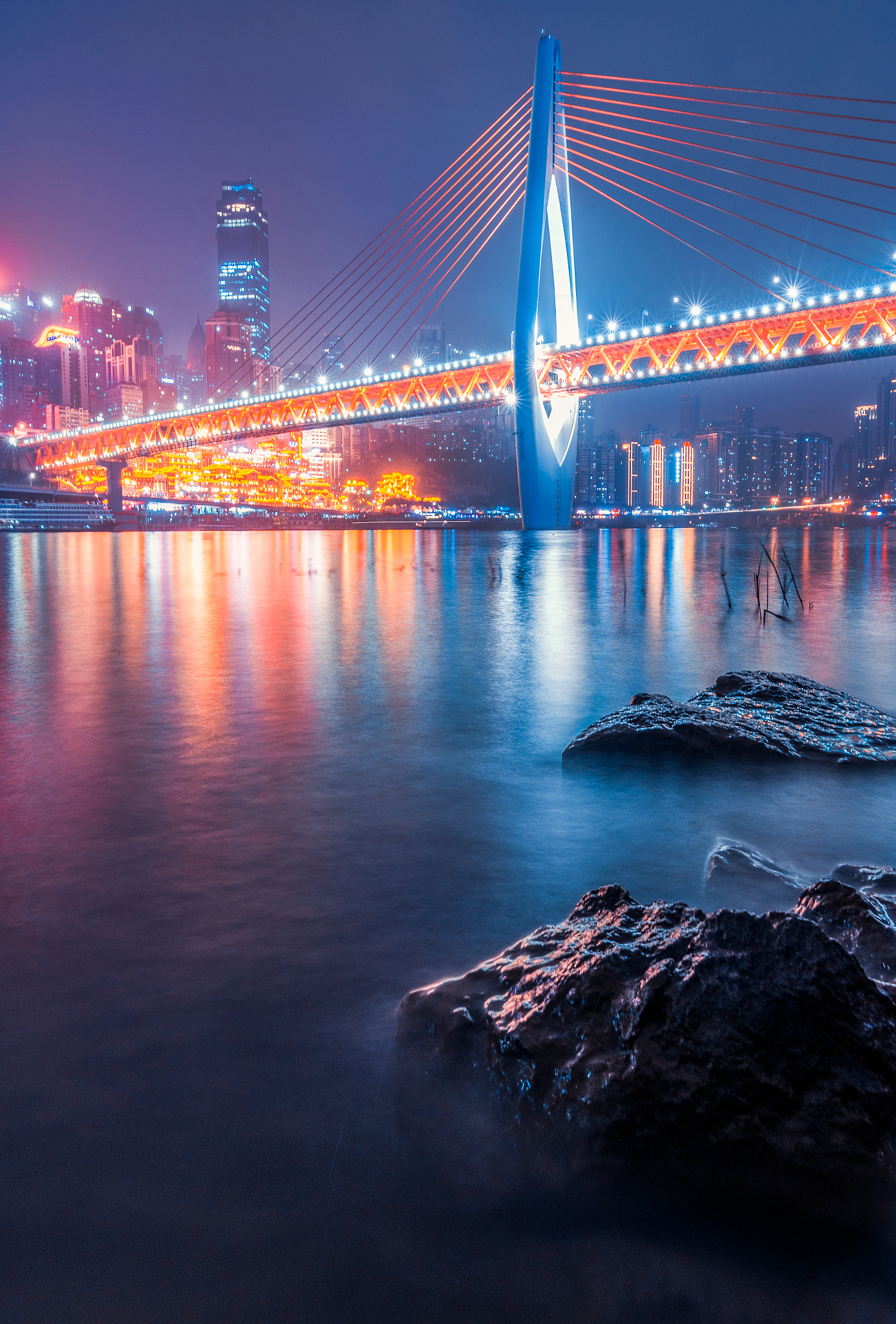 重庆的千厮门大桥夜景为何如此震撼?