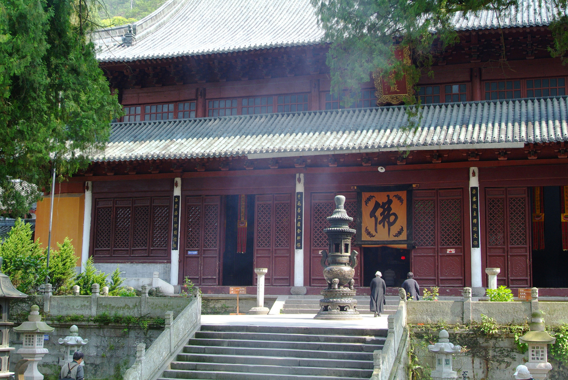 浙江天台国清寺与济南灵岩寺,南京栖霞寺,当阳玉泉寺并称中国寺院四绝