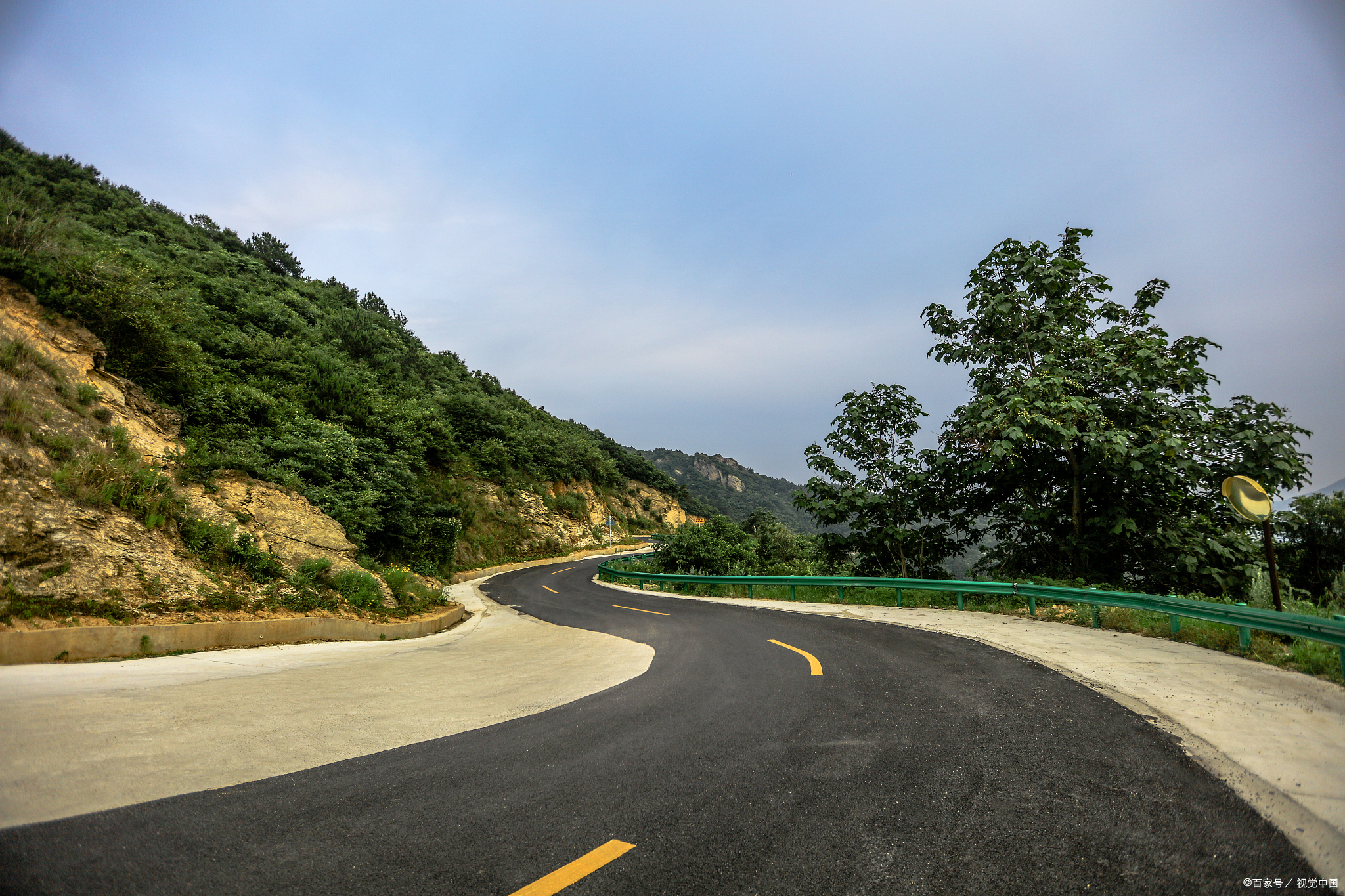 言行举止表露内心 1.叽叽喳喳的,往往是穷人. 2