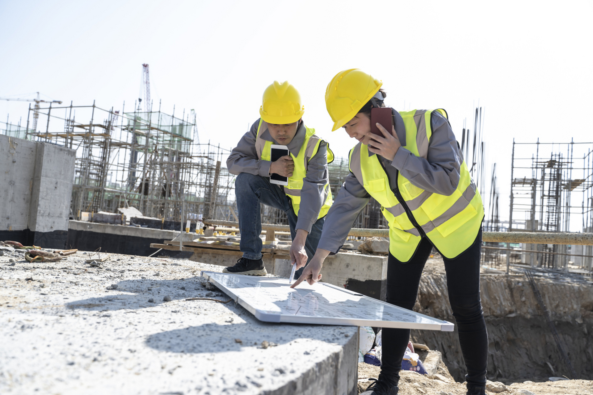 ①均匀灌入黄砂法;  ②触变泥浆套助沉;  ③空气幕助沉;  ④爆破