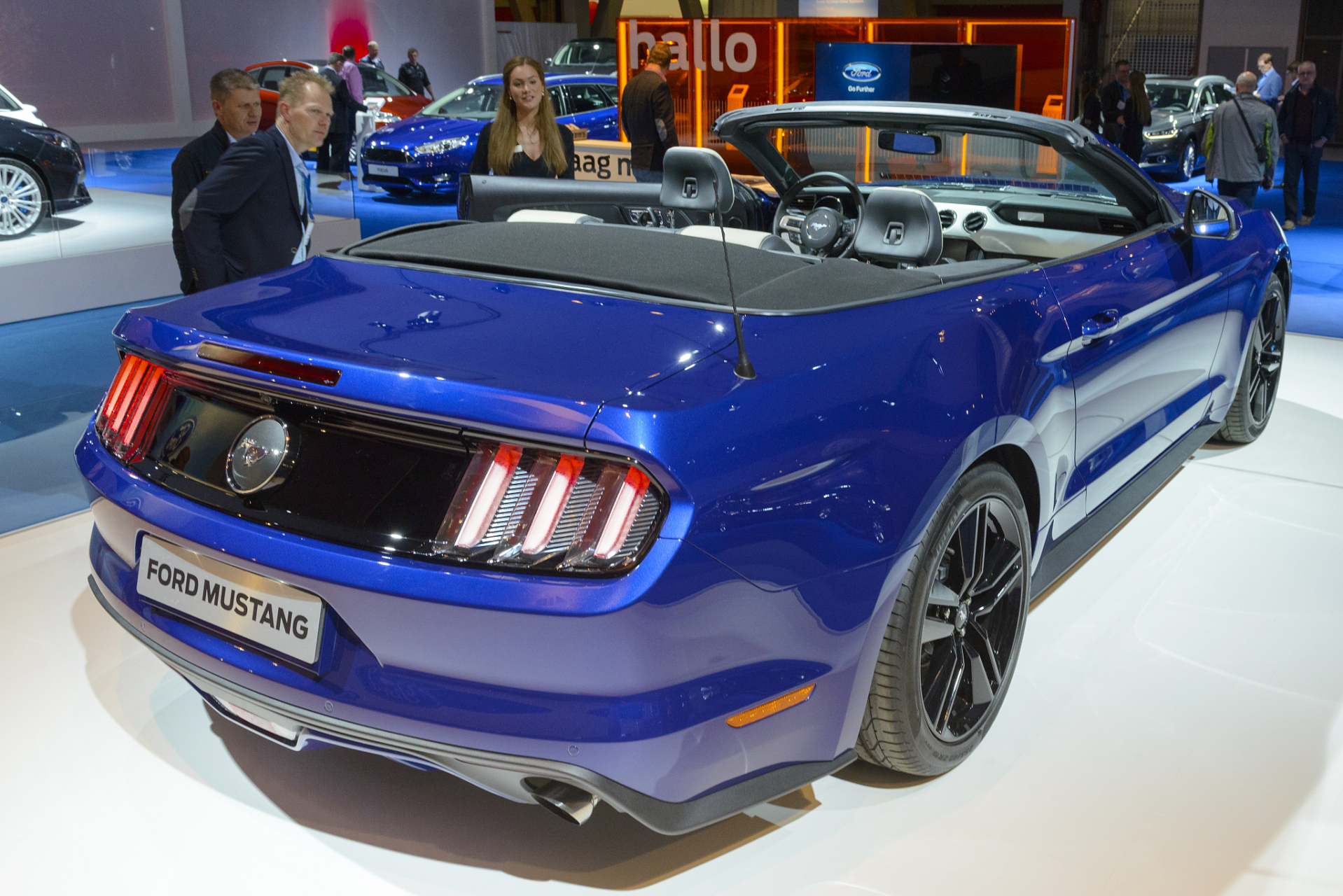 野马跑车,这款充满力量与速度感的车型,一直是车迷心中的梦想之车.