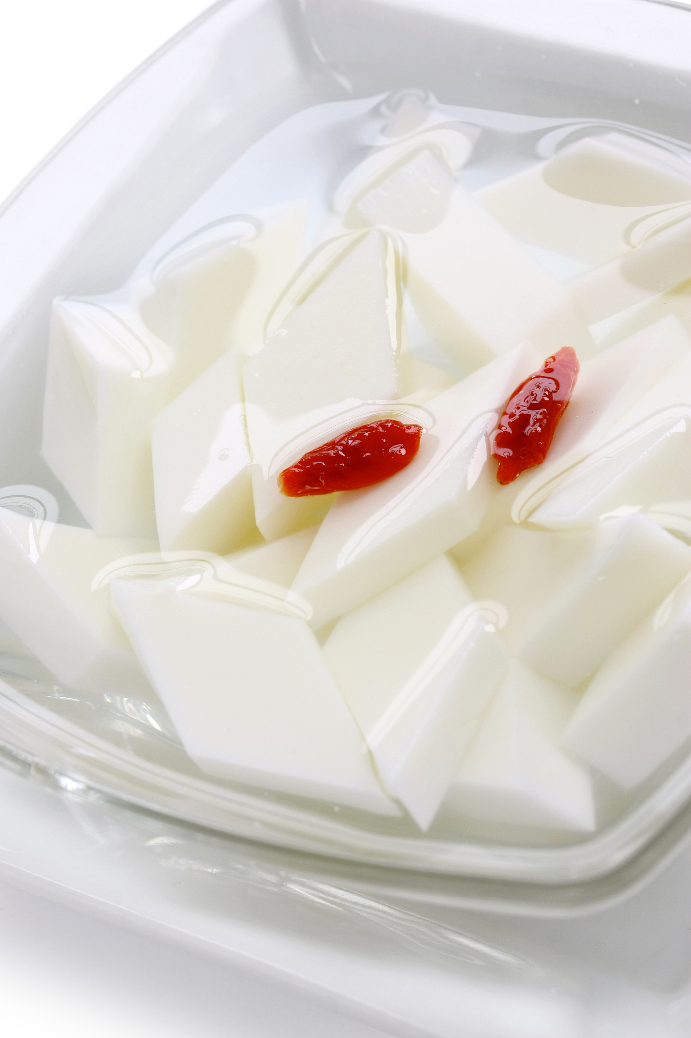 来来来,今天我要给大家安利一款超赞的甜品——杏仁豆腐!