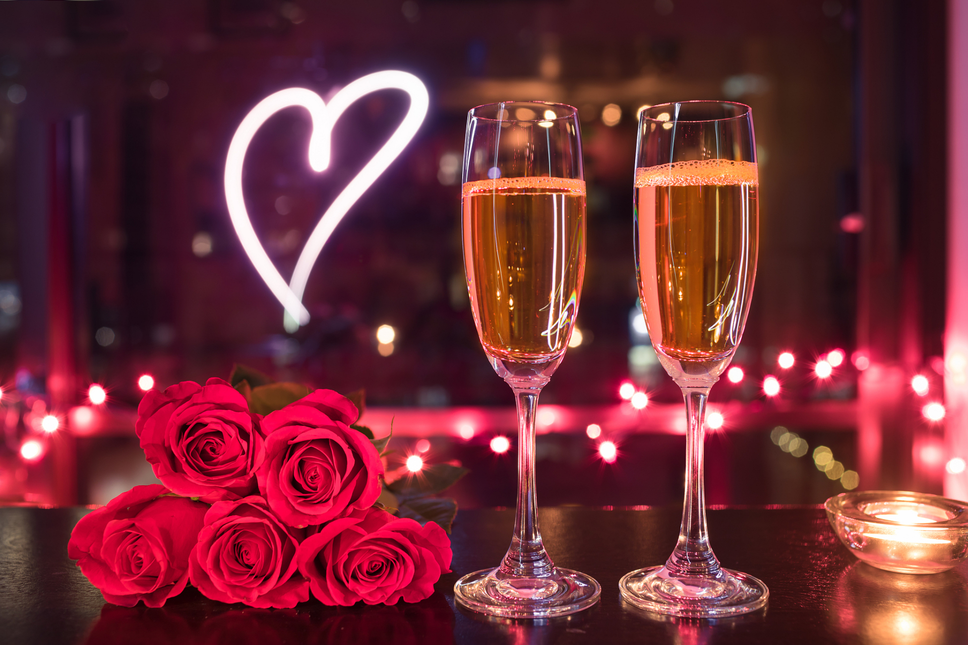 人生应该好好去珍惜爱,尽情酿造并畅饮爱情飘香美酒.