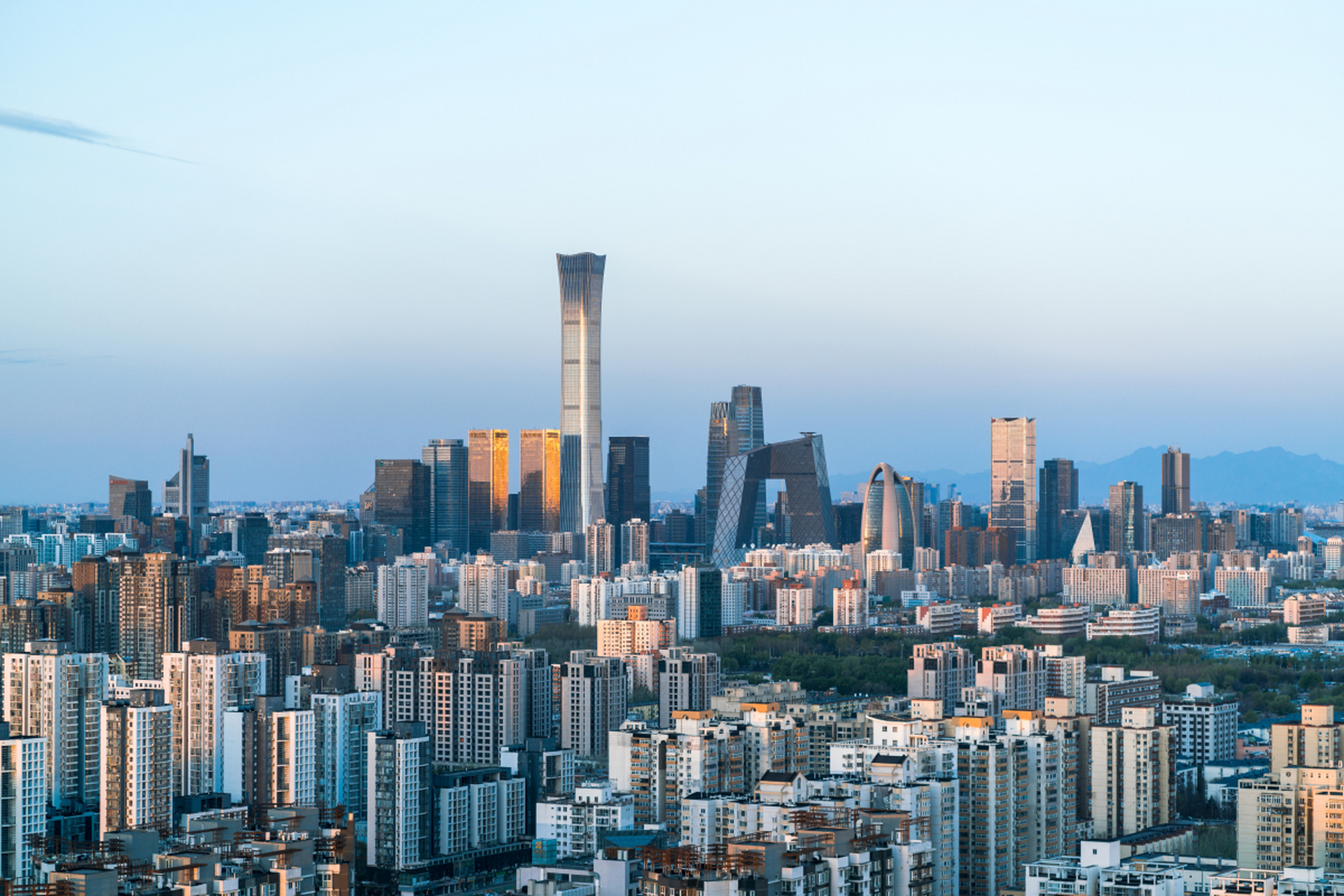 中国十大城市: 上海:国际化大都市,经济,金融,文化中心,人口规模超过