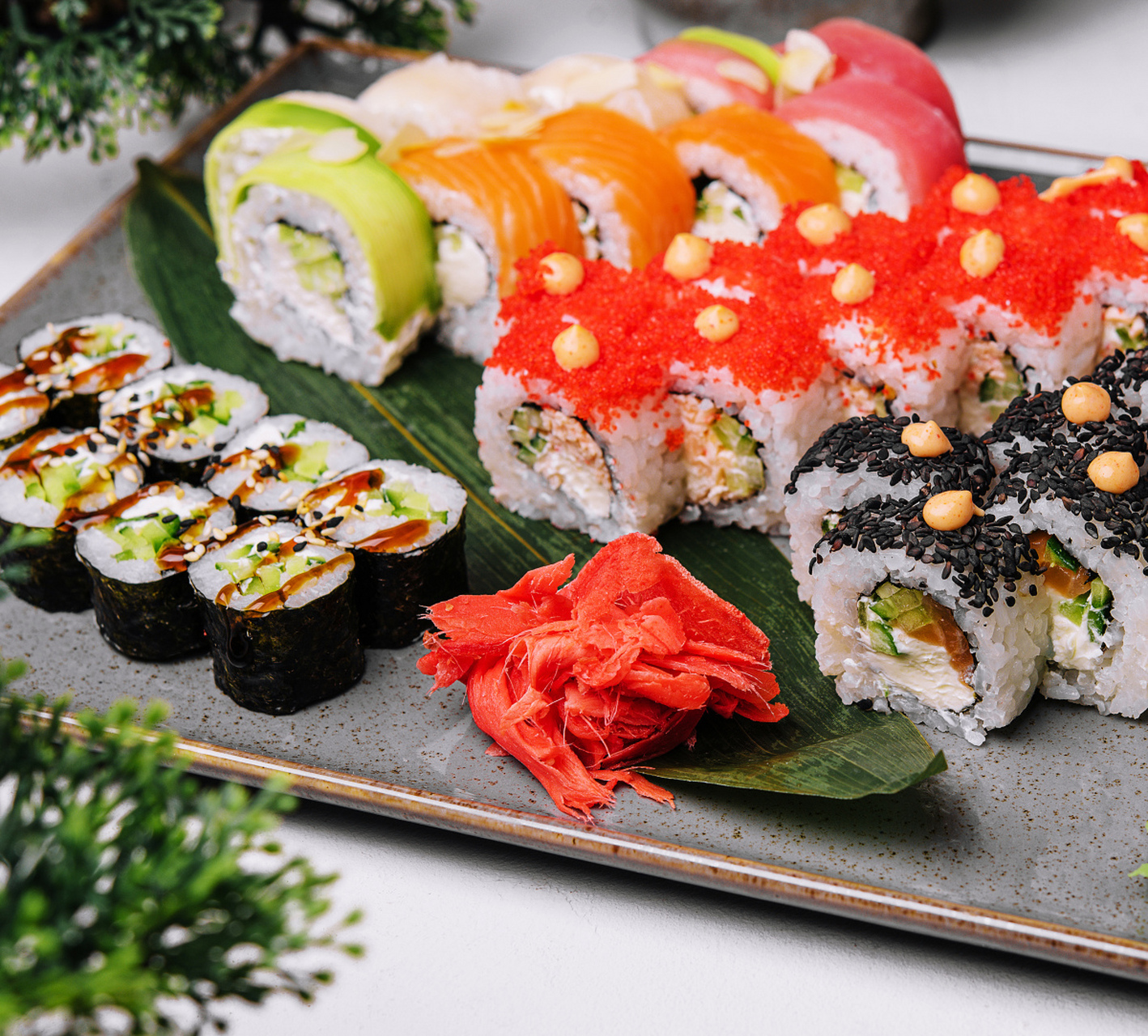 寿司的起源日韩也一直都有争论,日本认为寿司起源于江户时代,而韩国