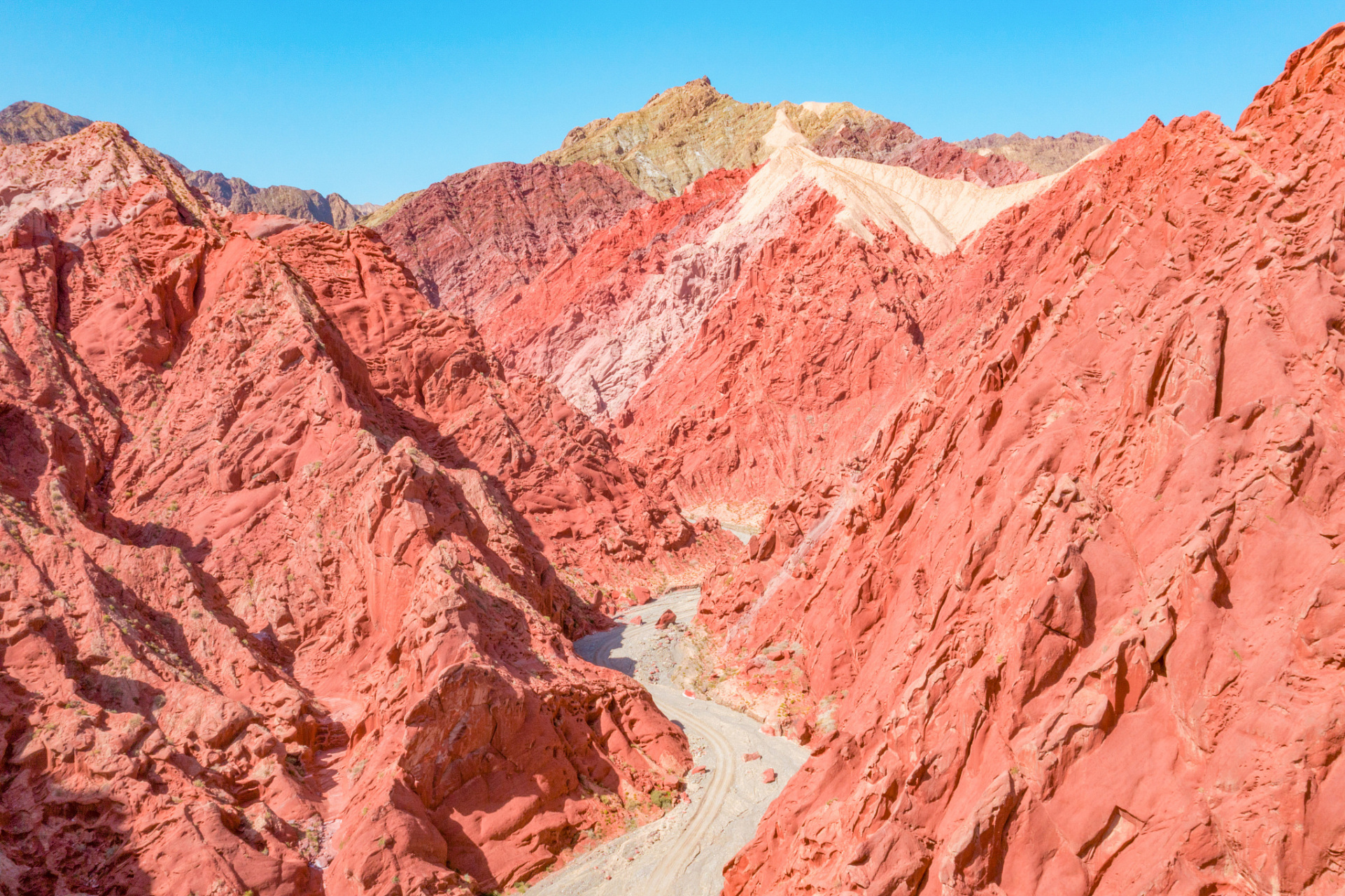 夏日闪光旅行家# 暑假来阿克陶——奥依塔克红山旅行打卡!