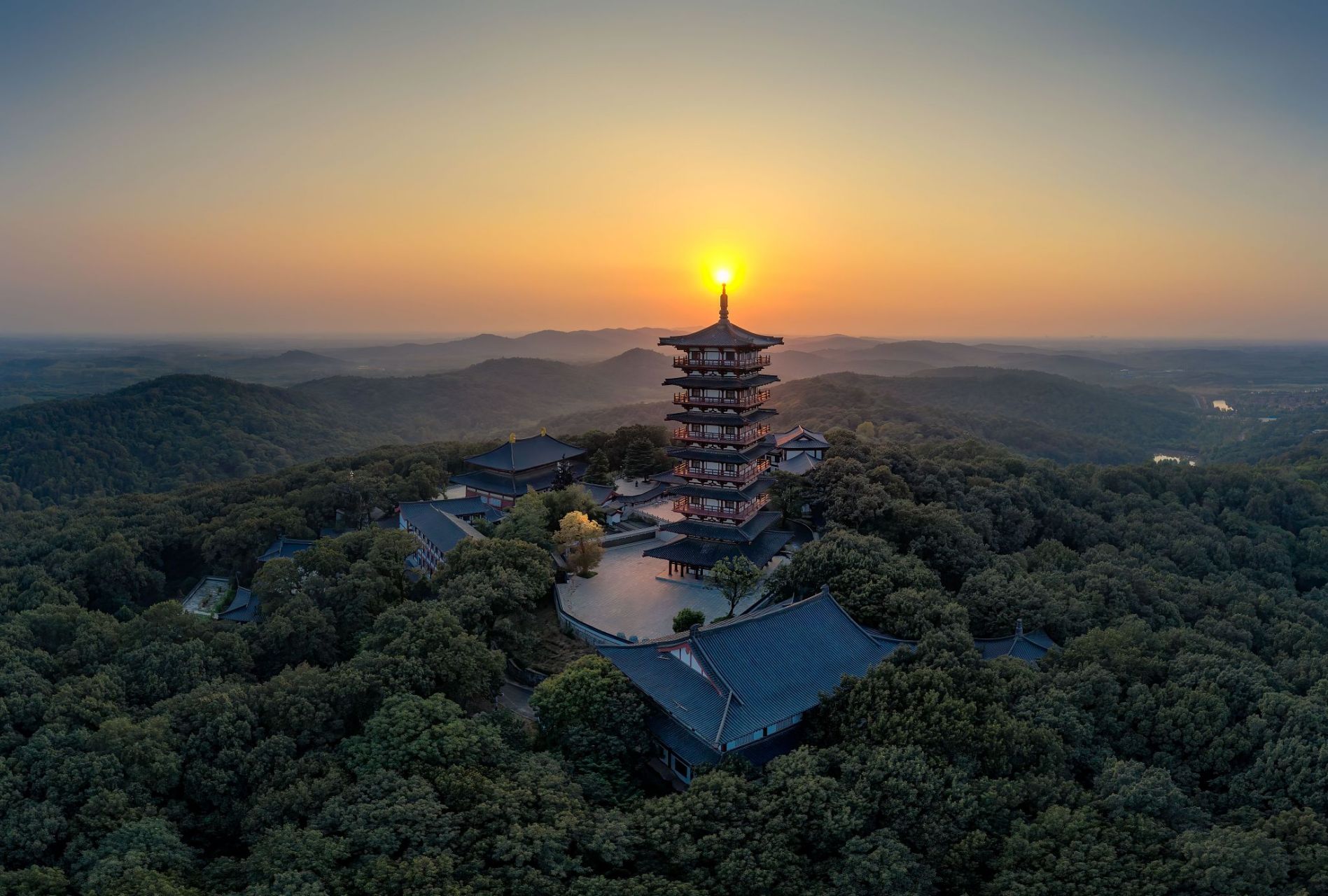 不如,换上舒适的鞋子,来紫蓬山,来一次mountain walk!