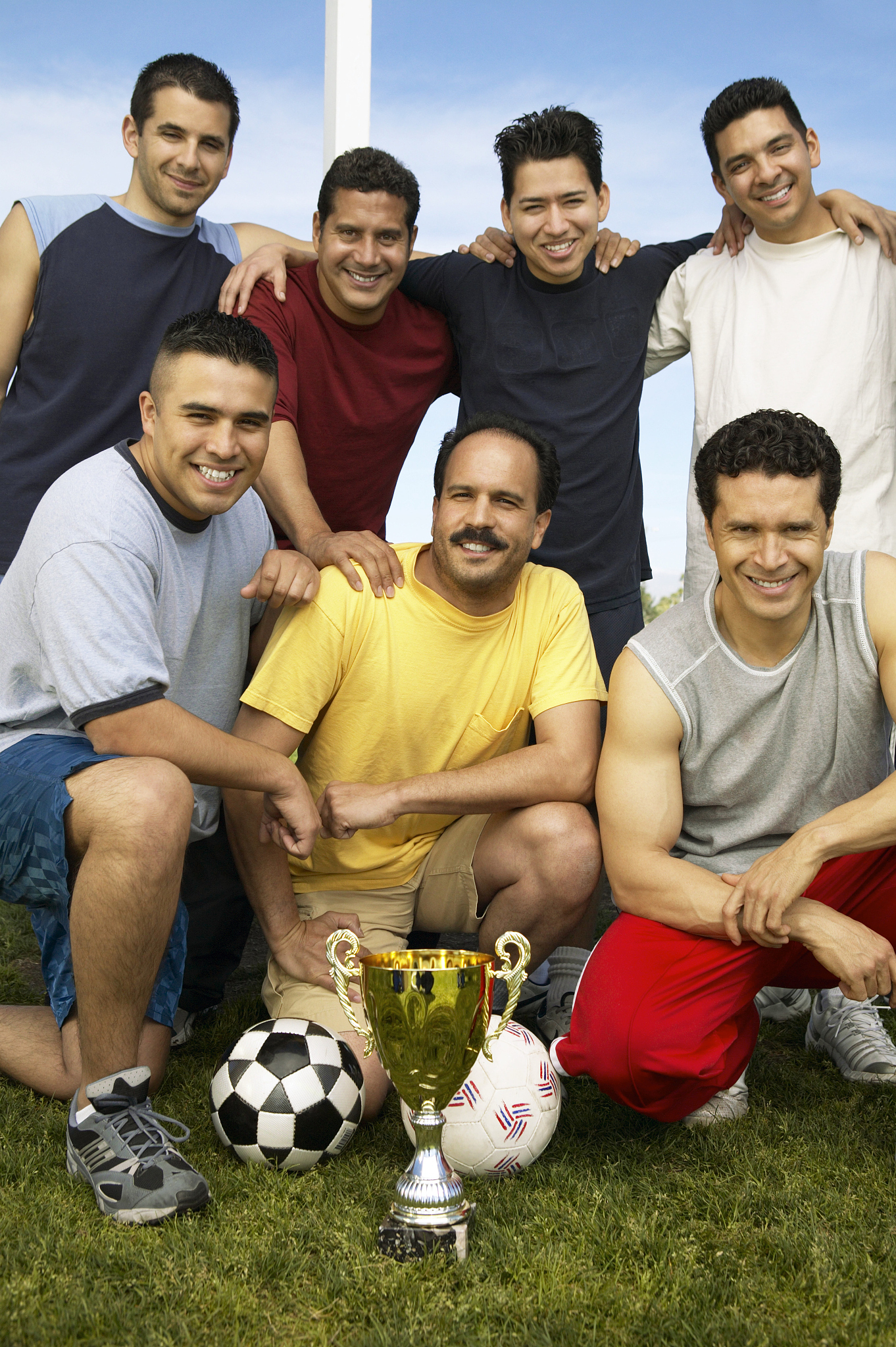 当梅西晒出与苏亚雷斯一家的合影,球迷们仿佛又看到了那个辉煌的足球