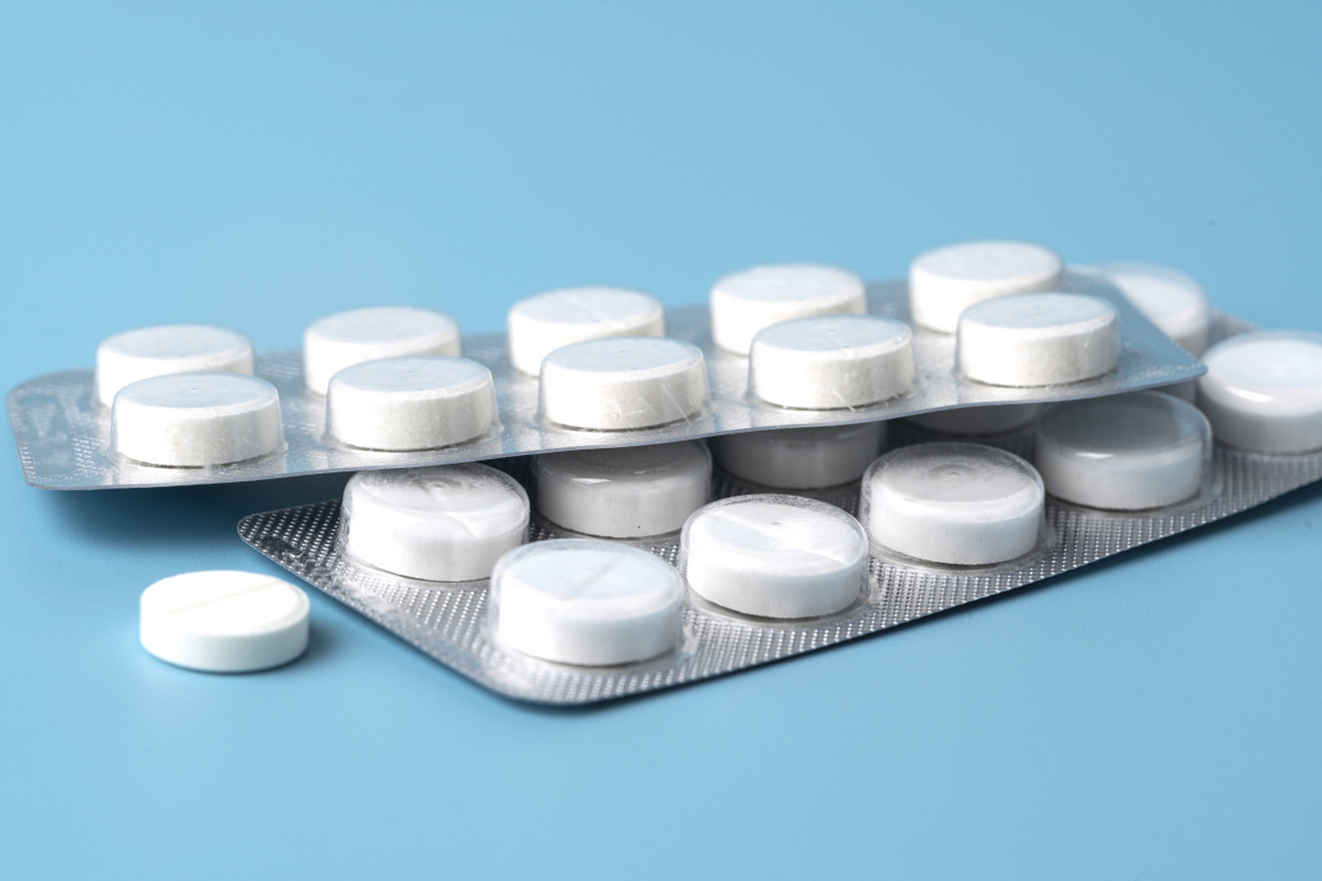 东莞3500坎地沙坦酯氢氯噻嗪(两周期),男女都要,5个工作日内打卡