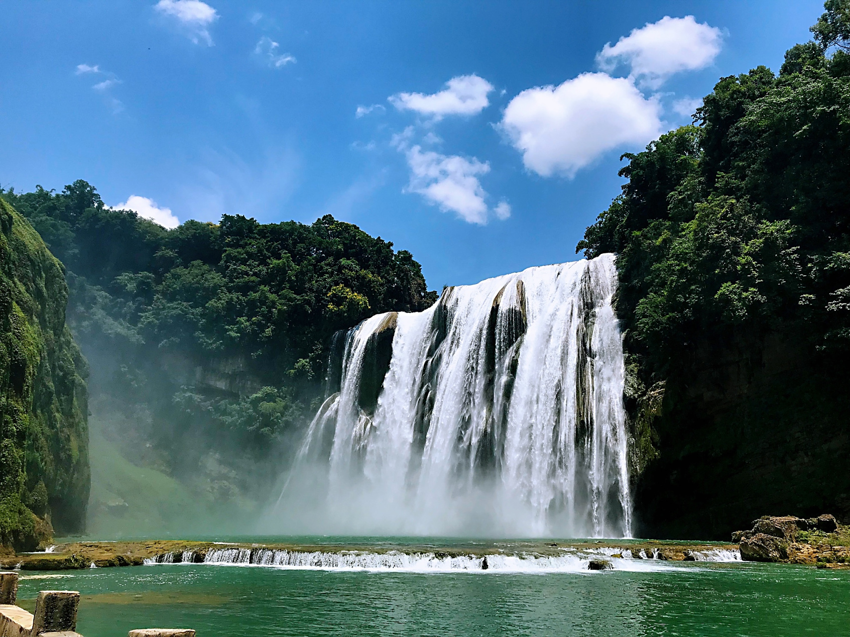 三峡白果树瀑布图片