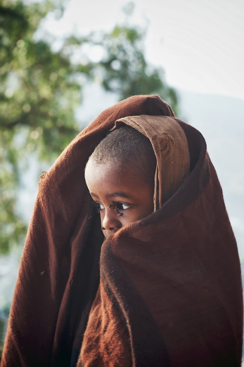 辛巴族是非洲纳米比亚的游牧民族,生活方式独特.
