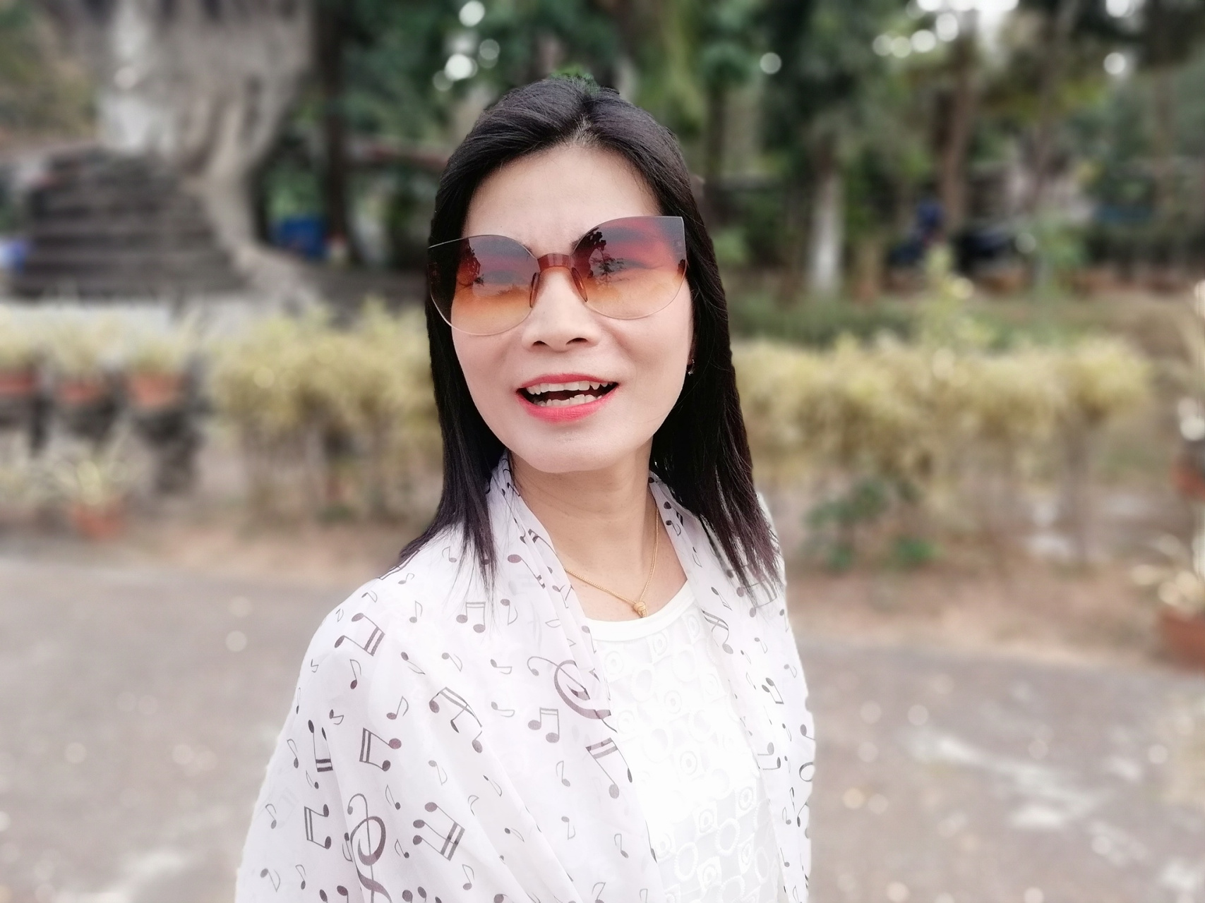 张美贤已经67岁了,她去医院检查晚期肠癌,得知病情后,她决定回家放弃