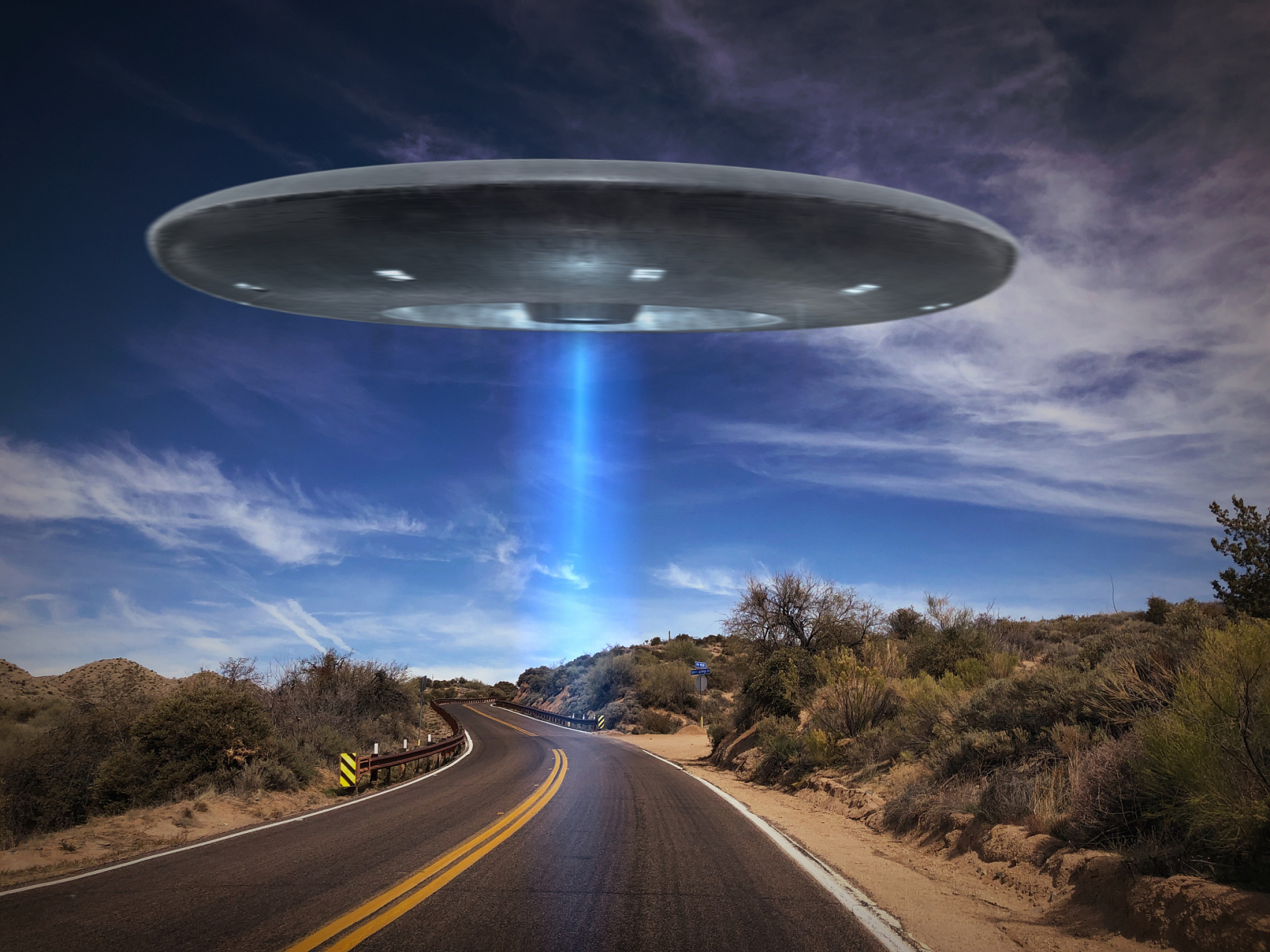 今日,广东惠州的一位网友拍到了多个在空中匀速前行的不明飞行物,这些