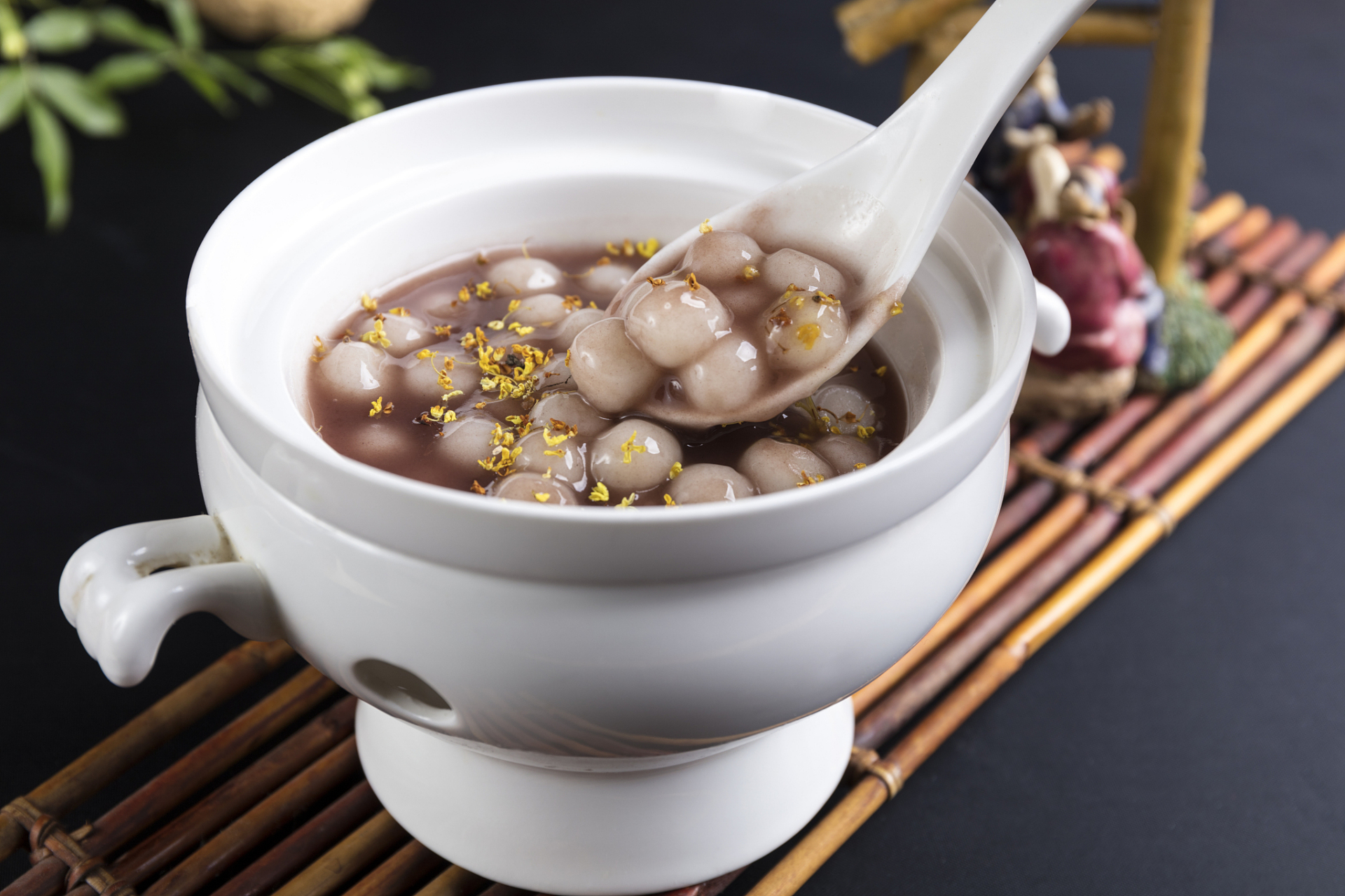 4,藕粉圆子 藕粉圆子,是传统特色美食,已有200多年的历史
