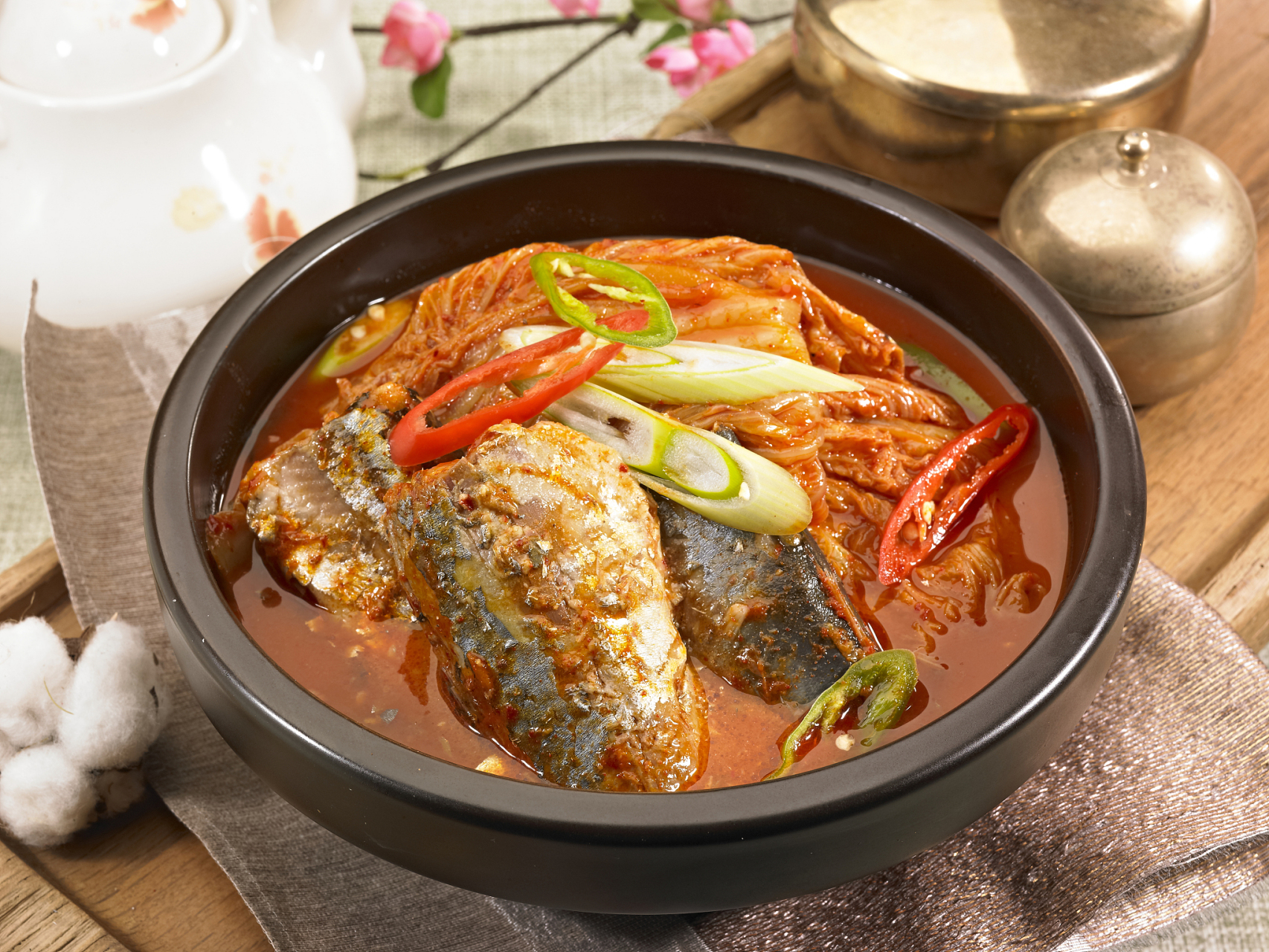 11566 准备食材:  主要食材:胖头鱼(1-2斤) 配菜:豆腐,五花肉
