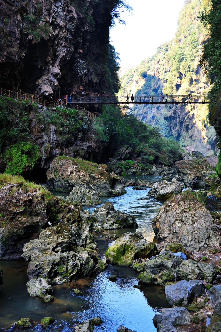 马岭河峡谷位于中国贵州省兴义市,是国家级重点风景名胜区,国家aaaa级