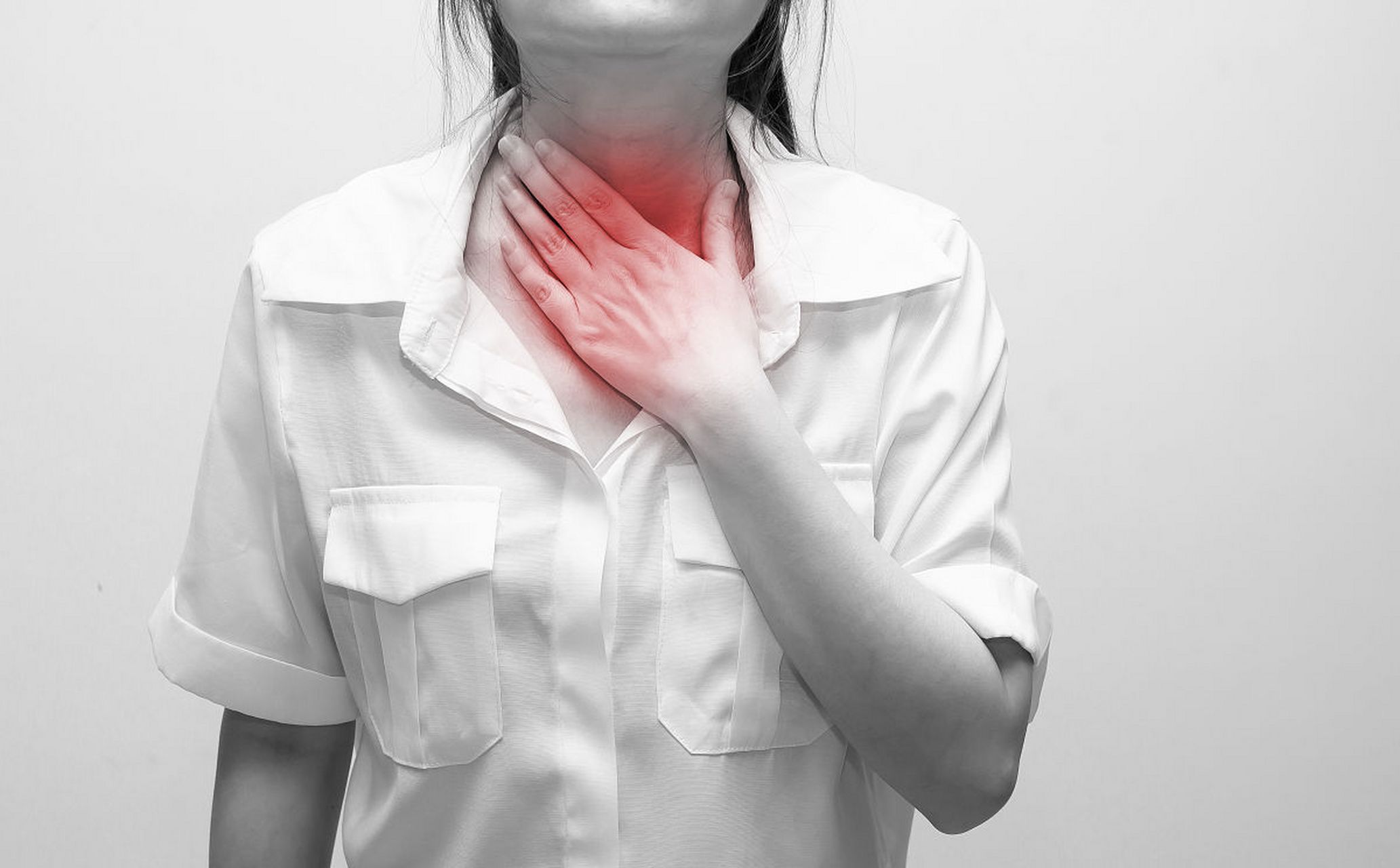 02口腔问题:如口腔干燥,牙龈炎等,会导致口腔周围