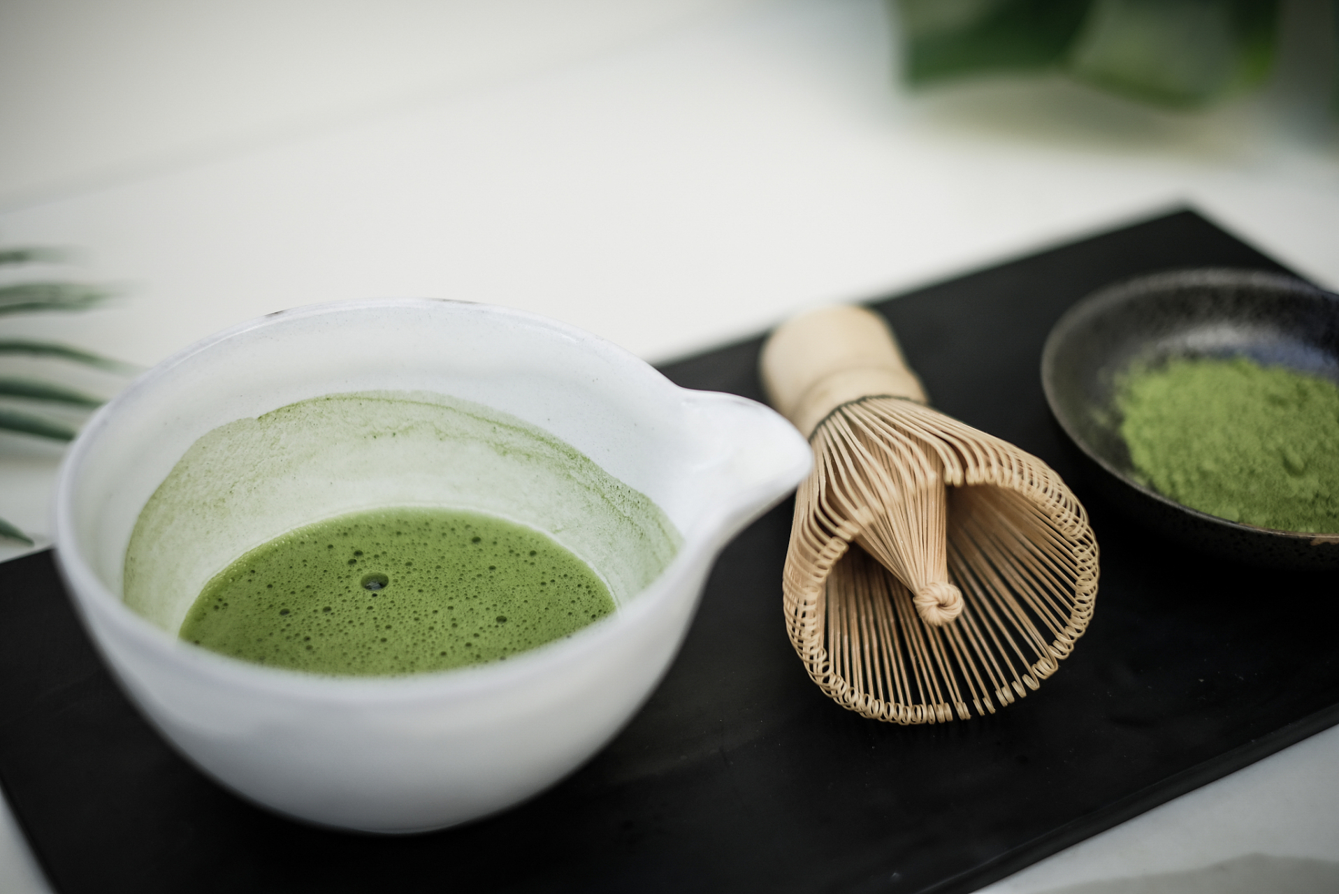 如今茶艺不断创新茶叶种类也百花齐放品质上乘且适合研磨的茶叶方能