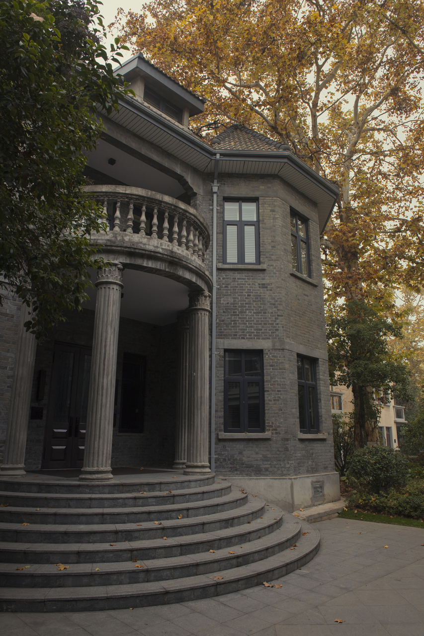 何应钦公馆始建于1934年,是一座西式风格的别墅,设计由著名建筑师沈鹤