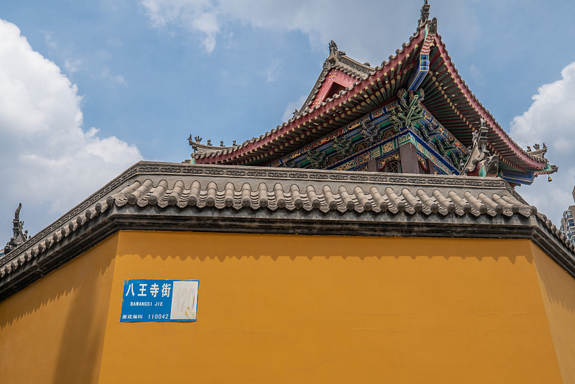 海藏寺位于中国西北甘肃省武威市,是河西走廊上的一颗璀璨明珠,充满了