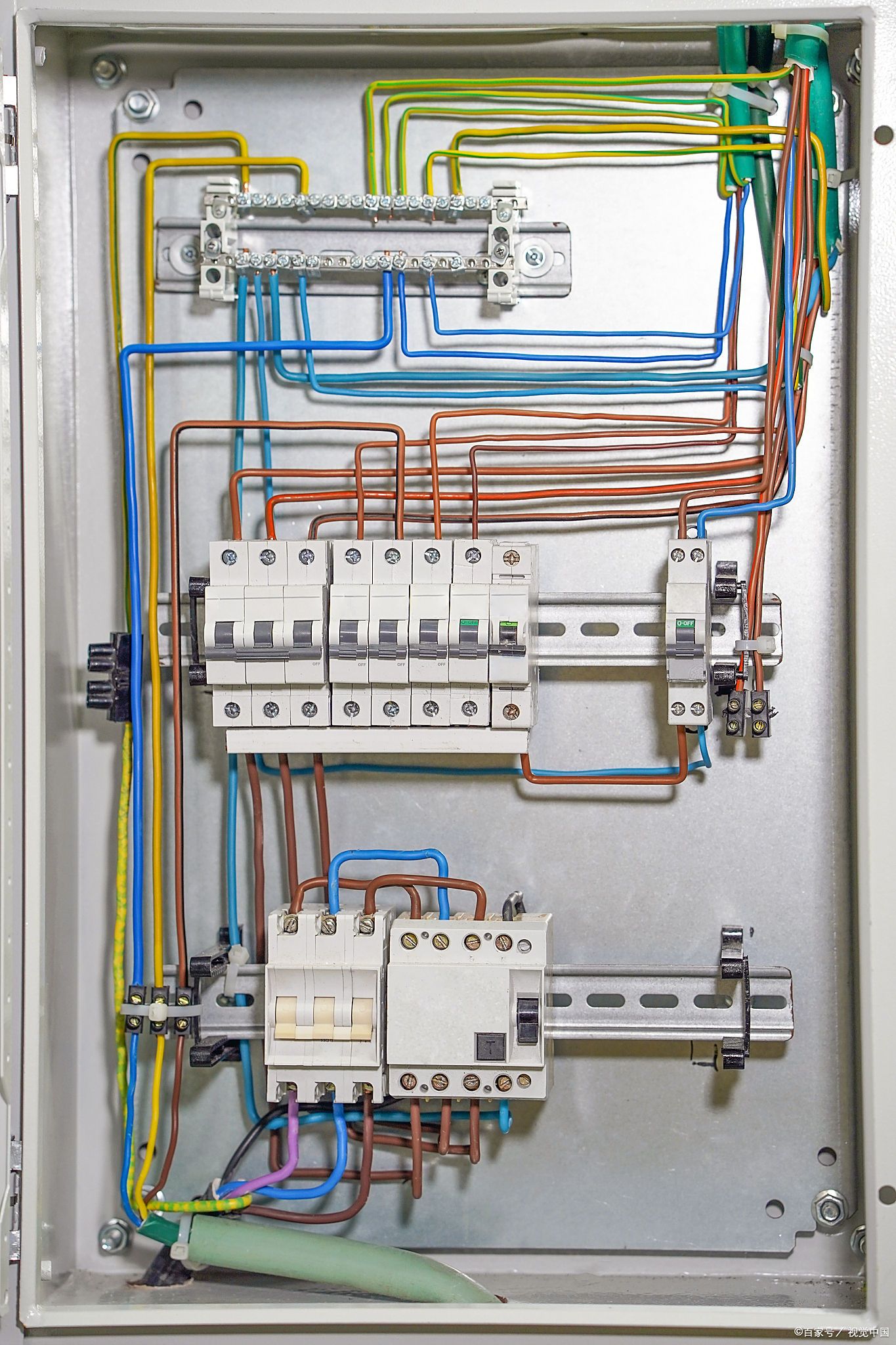 空气开关和漏电保护器的区别