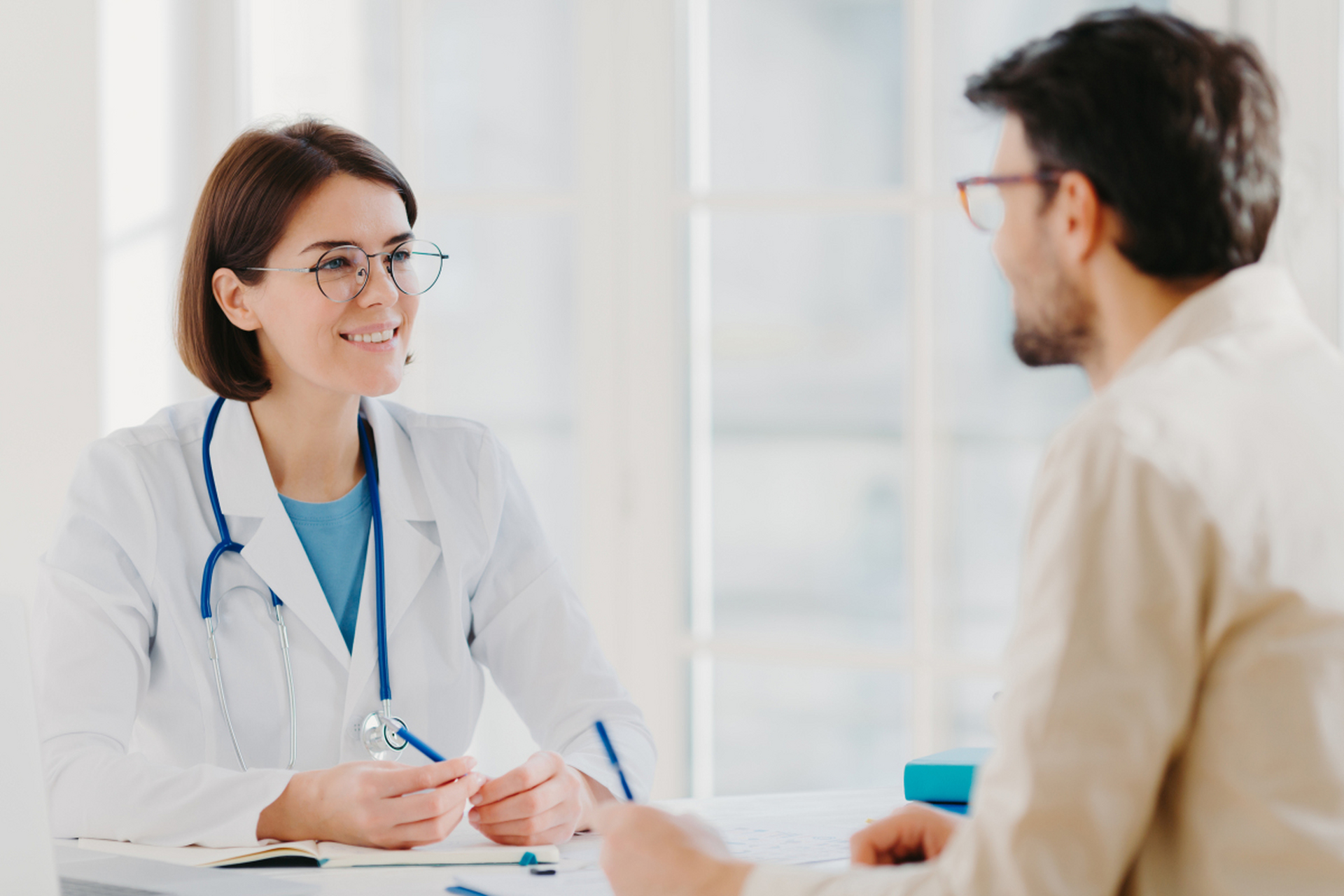 未来chatgpt等人工智能系统是否能完全代替医生问诊,这还存在较大