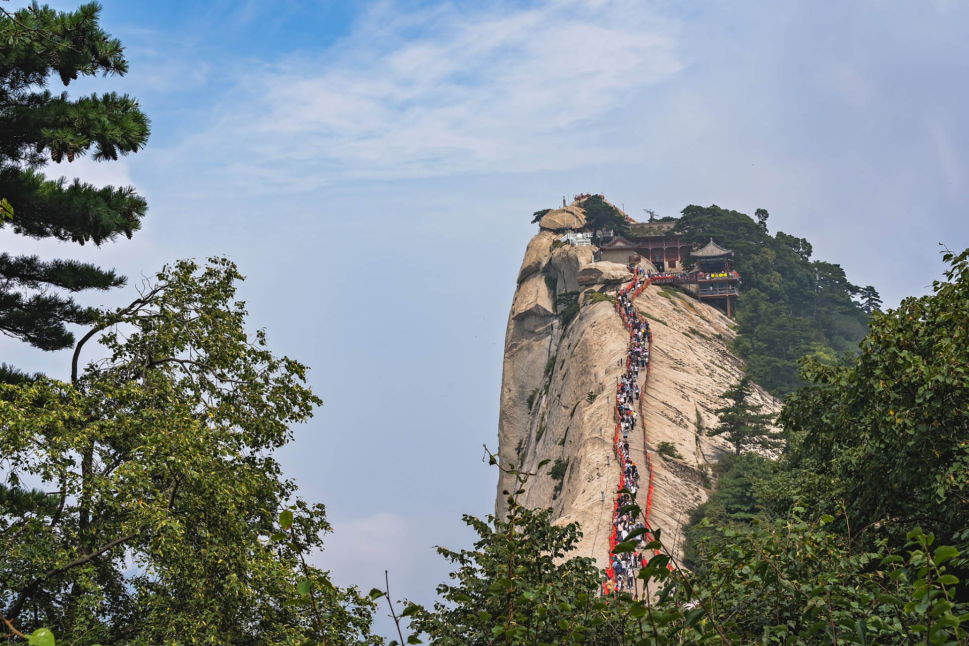 夏天生活图鉴# 华山,位于陕西省华阴市境内,是中国五岳之一.