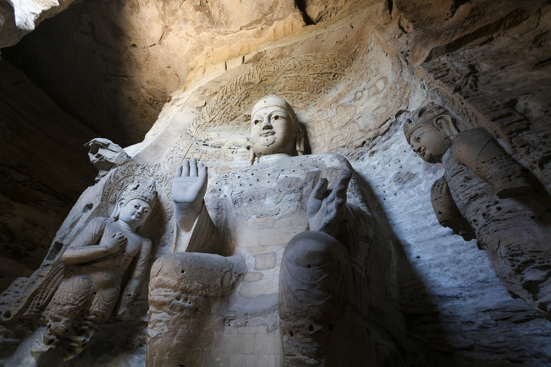 大同云冈石窟是中国四大石窟之一,位于山西省大同市西郊.