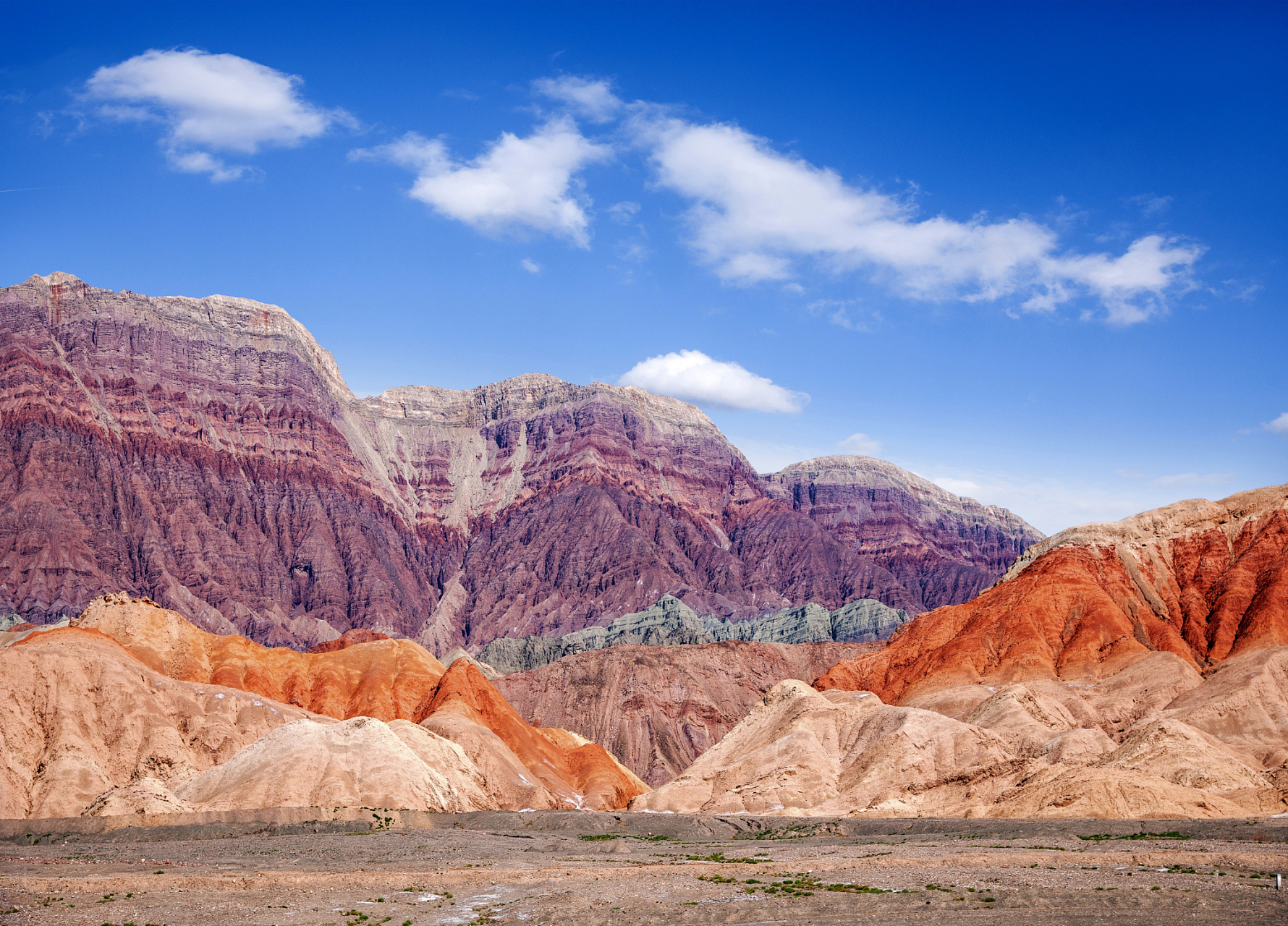 吐鲁番火焰山地表温度超80度# 在新疆吐鲁番市,有31个气象观测站底铑