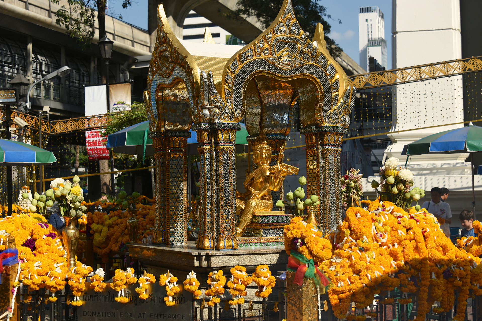 10月3日发生在泰国曼谷的暹罗百丽宫购物中心枪击事件中,一名中国游客