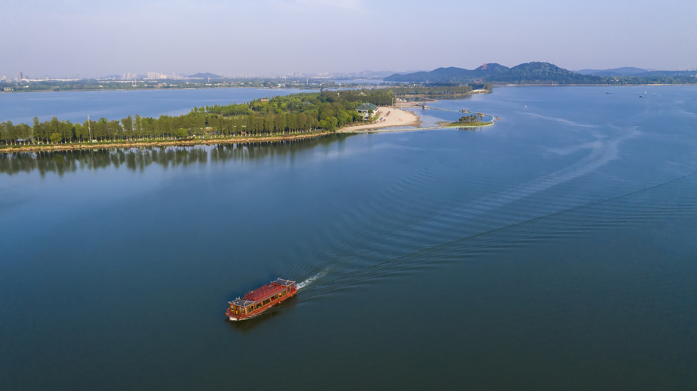 常德柳叶湖,被誉为湘版小洱海,是一个迷人的旅游目的地