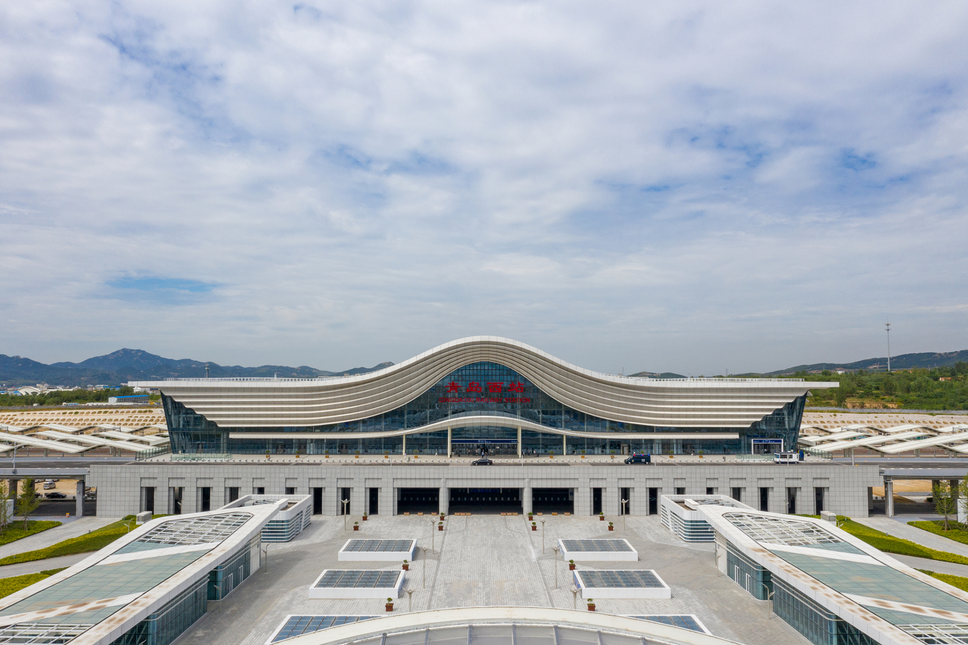 福州南站扩建工程,位于仓山区既有福州南站东侧,新建总建筑面积40.