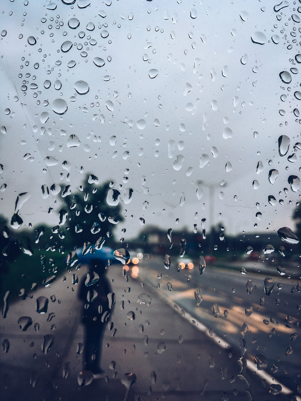 下雨天图片真实 心情图片