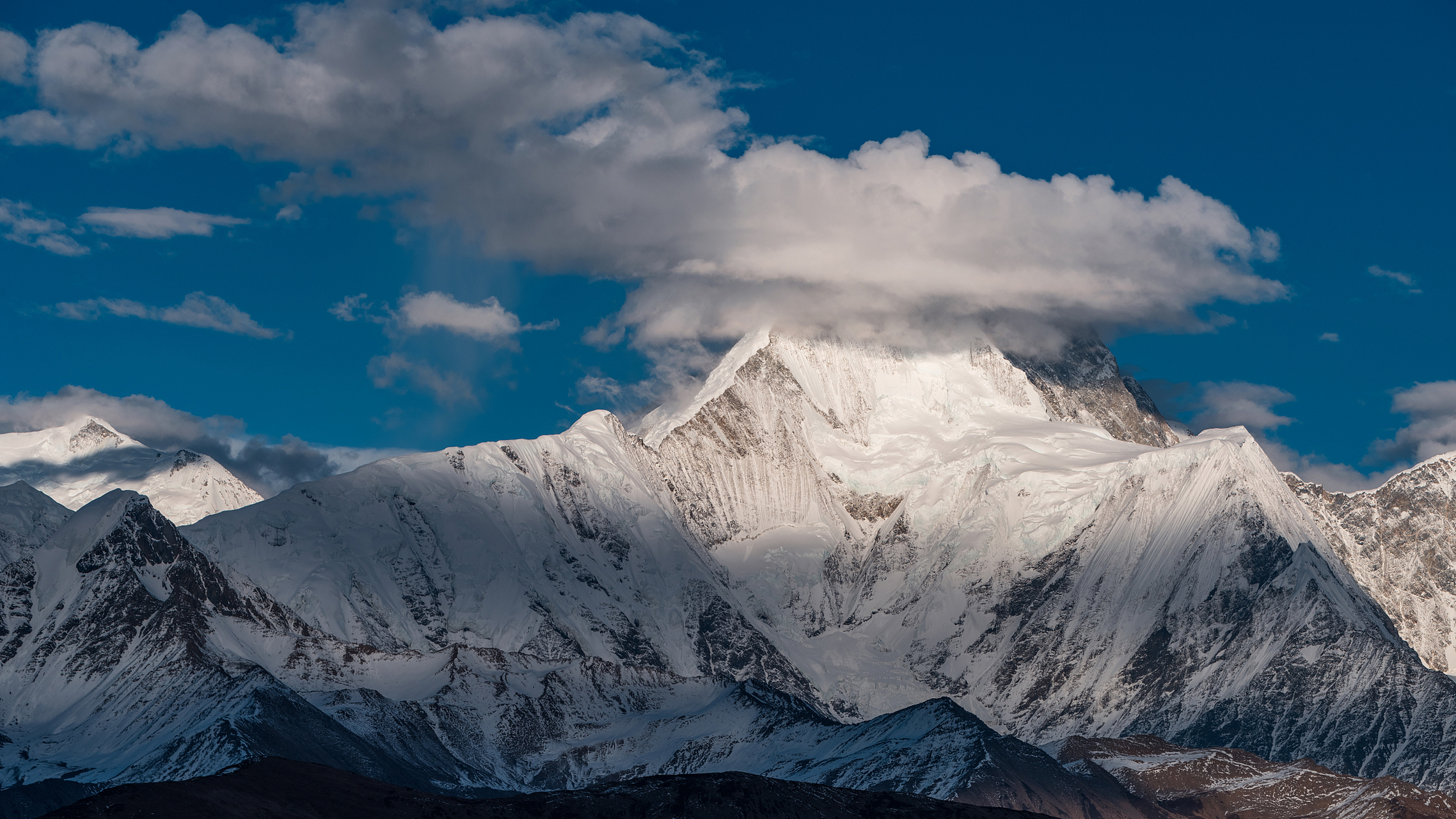 贡嘎山风景名胜区图片