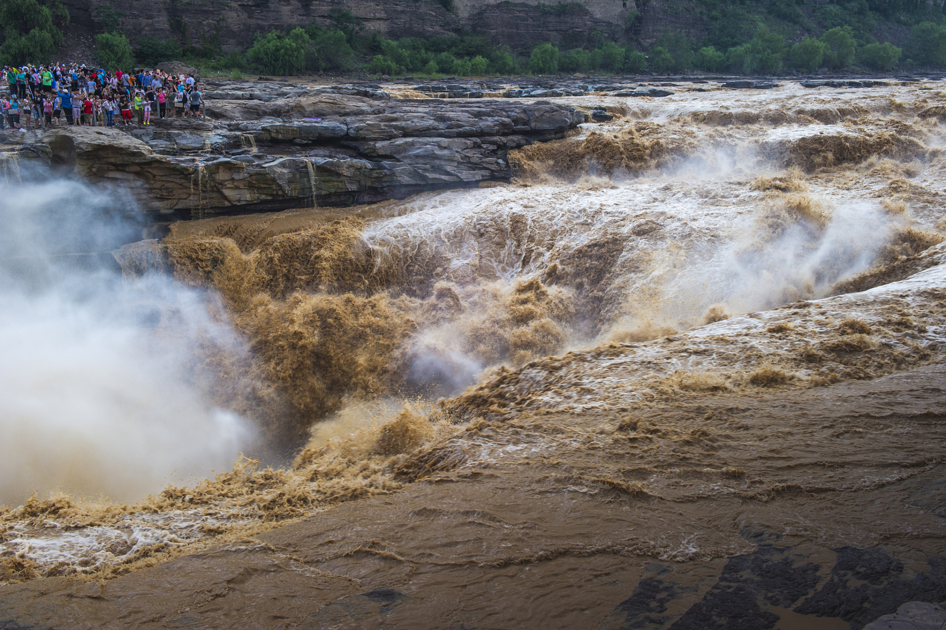 壶口瀑布,位于我国陕西省延安市宜川县和山西省临汾市吉县交界处,是