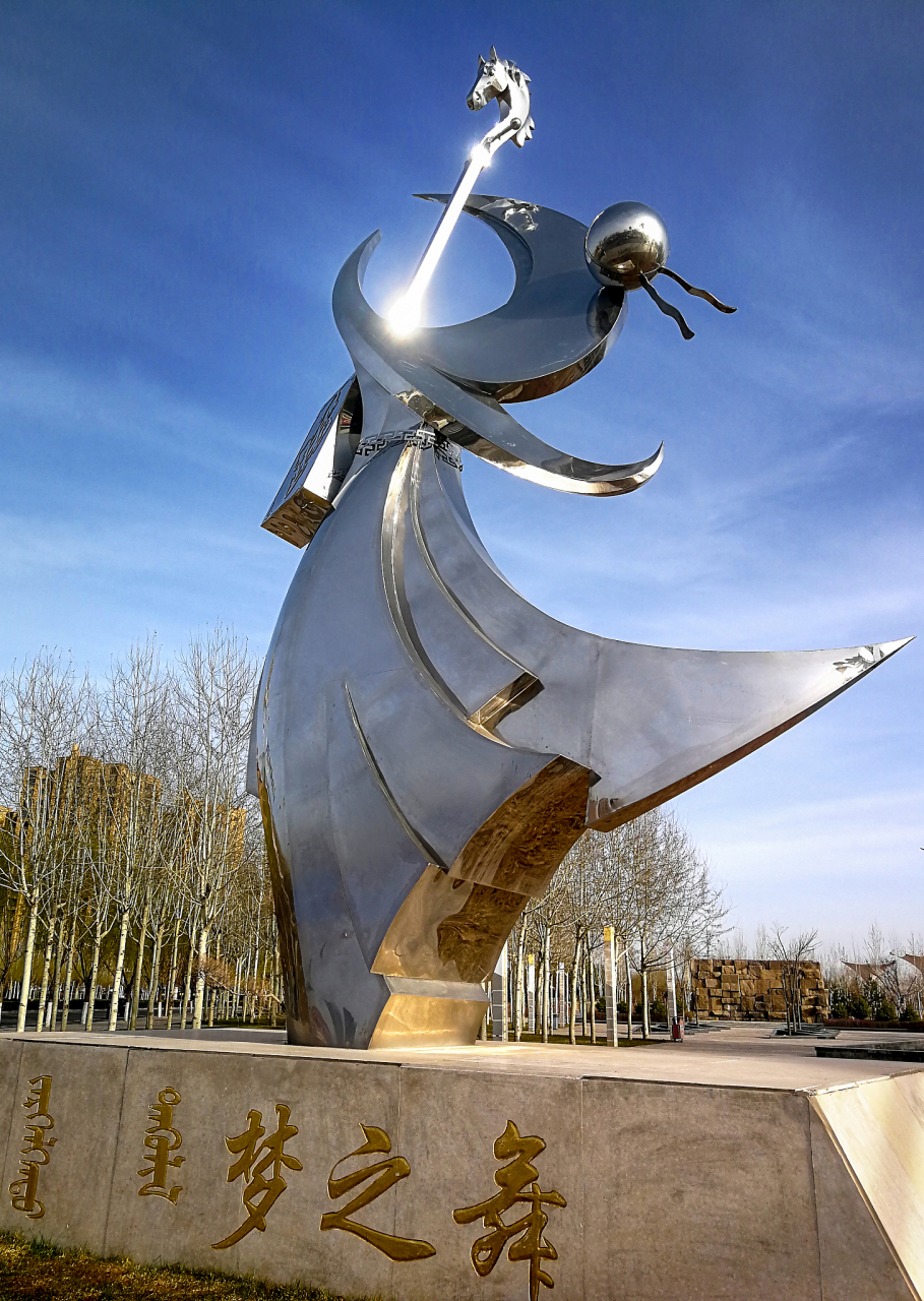 雕塑,这一古老的艺术形式,如今正以一种全新的方式流行起来