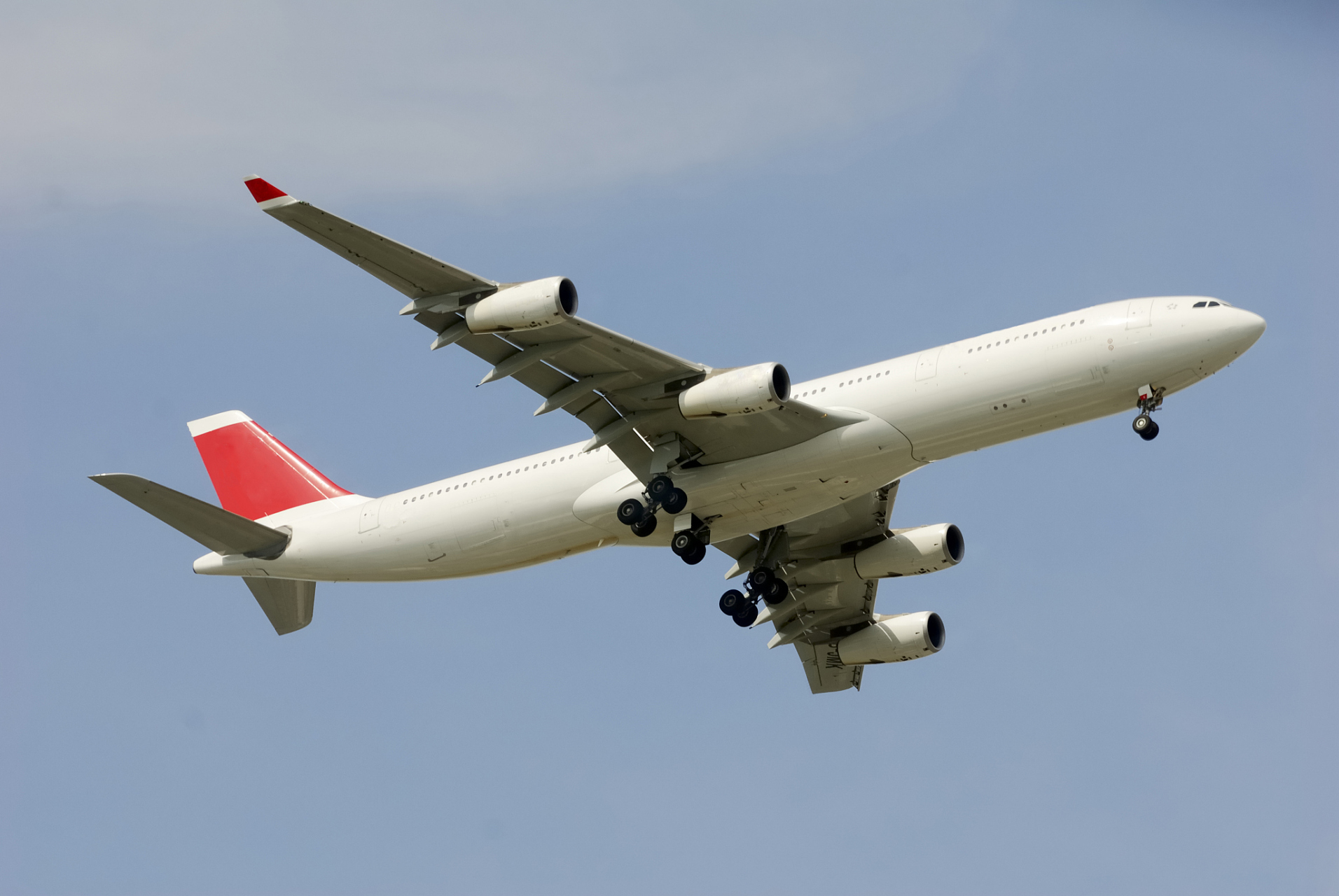 在一条中国至少还有10亿人没坐过飞机的视频底下,有