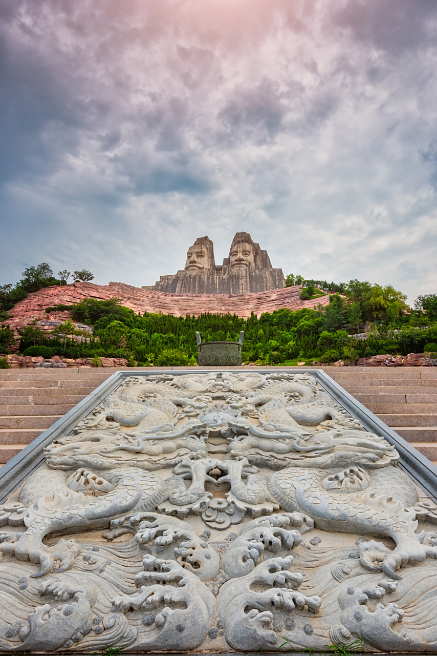 主题的大型风景名胜区,位于河南省省会郑州市西北20千米处的黄河之滨