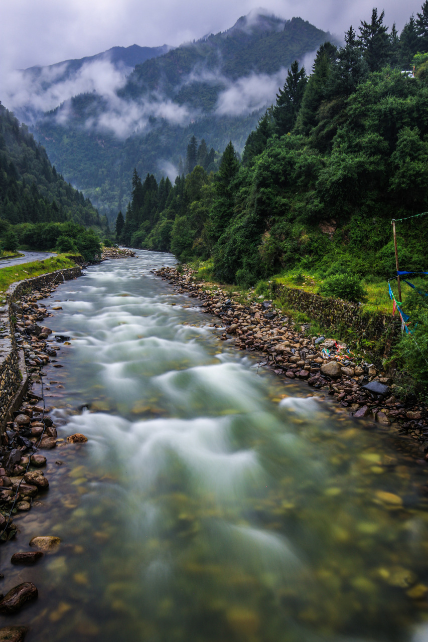 彭州位于四川省成都市北部,历史悠久,文化底蕴深厚,拥有九峰山,白水河