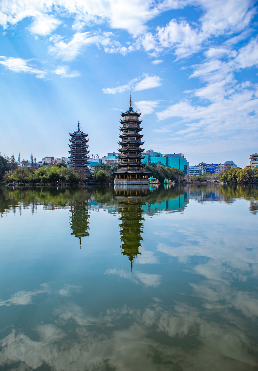这里交通便捷,物资丰富:圣水寺庄重肃穆,九龙峡壮观迷人;白牛寨森林