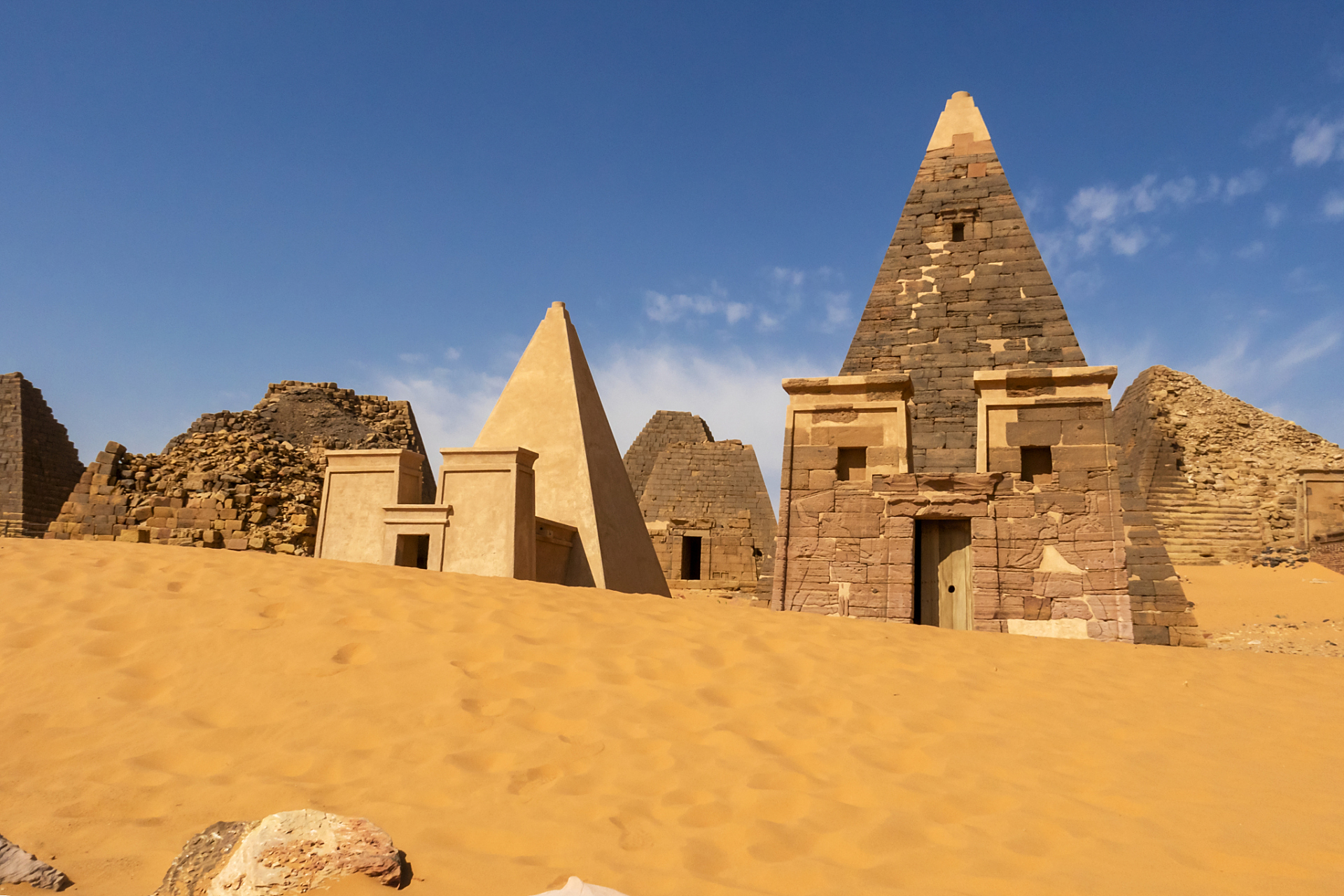 库施王国坐落在尼罗河的上游,首府位于麦罗埃,喀土穆以北.