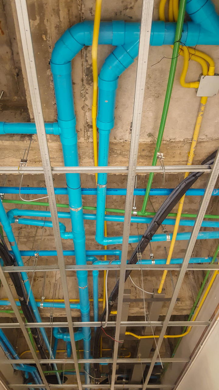 明装电线用线槽好还是线管好?