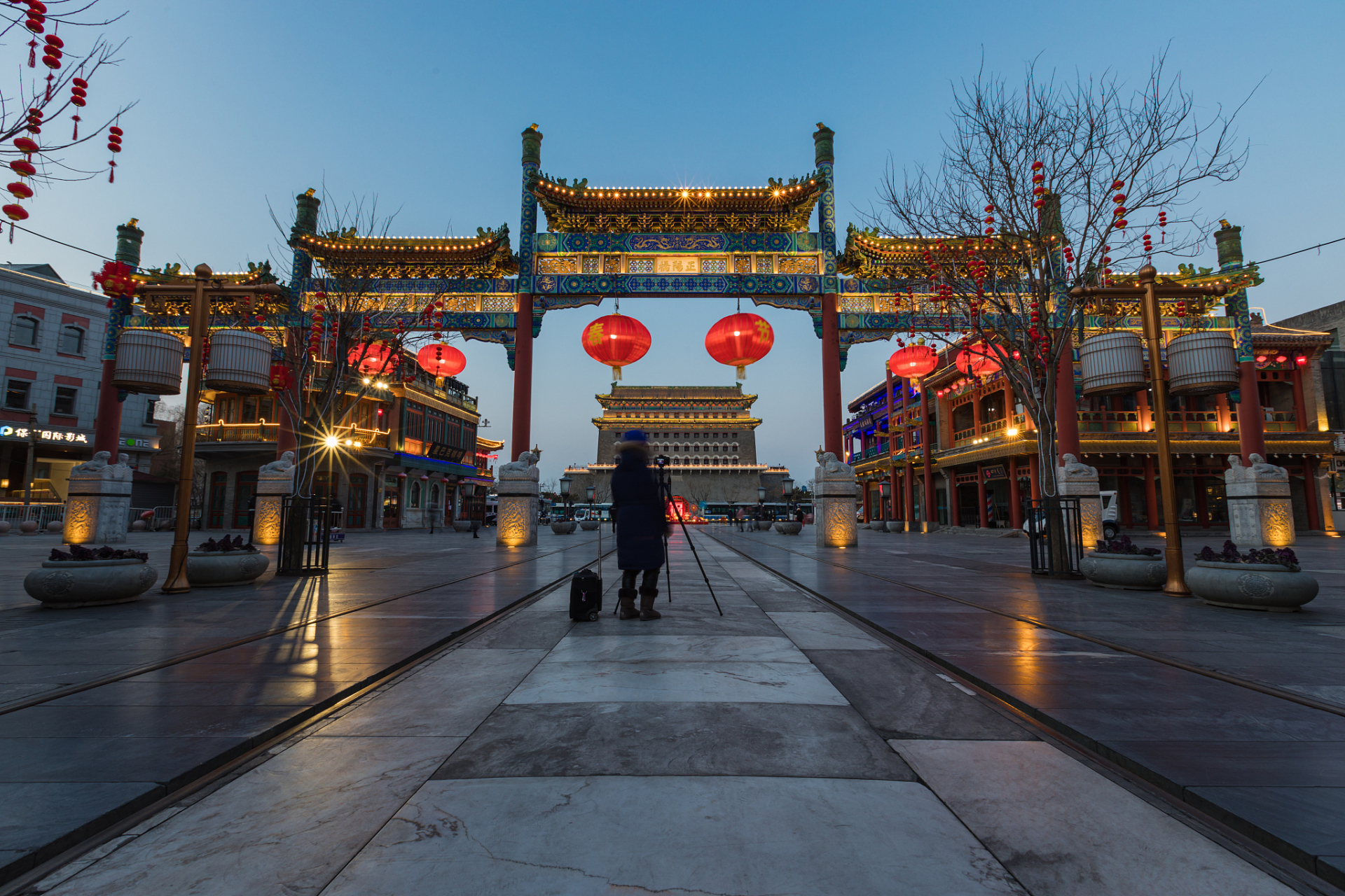 以下是北京前门附近的景点攻略: 1.