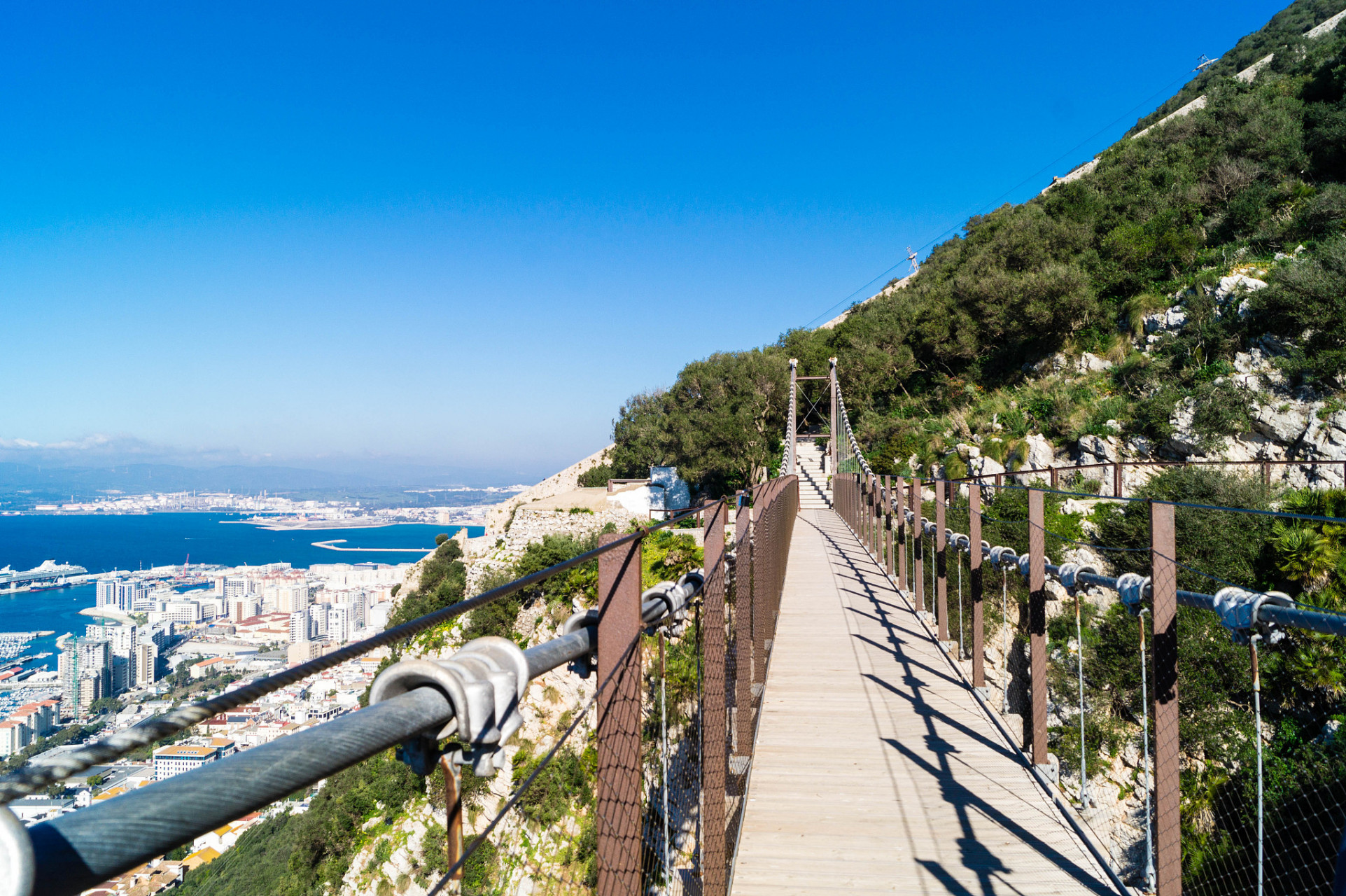 莲花山观景台,位于大连市区南部,海拔259.