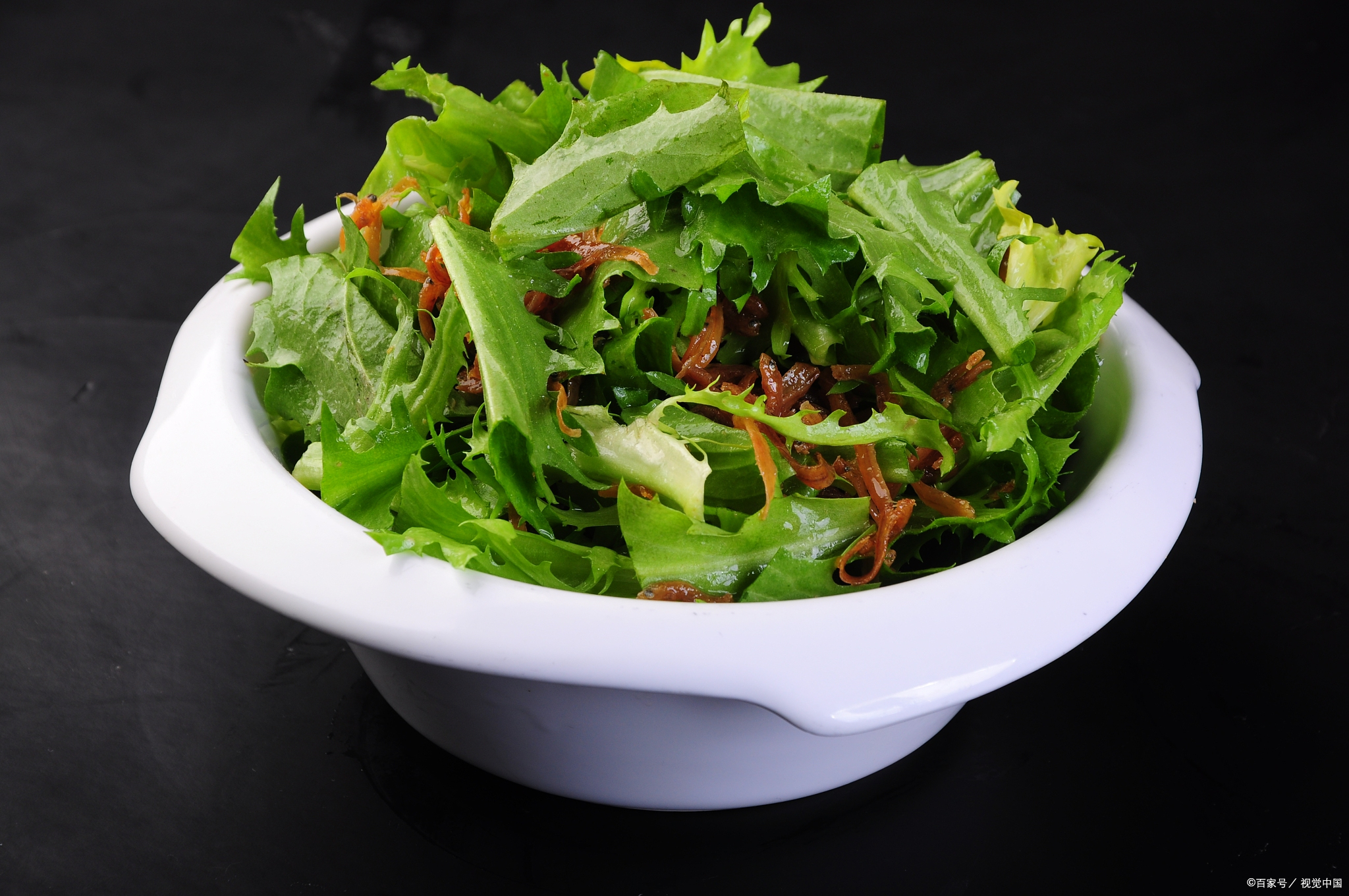 夏季养生必备清爽凉菜让你远离烦恼