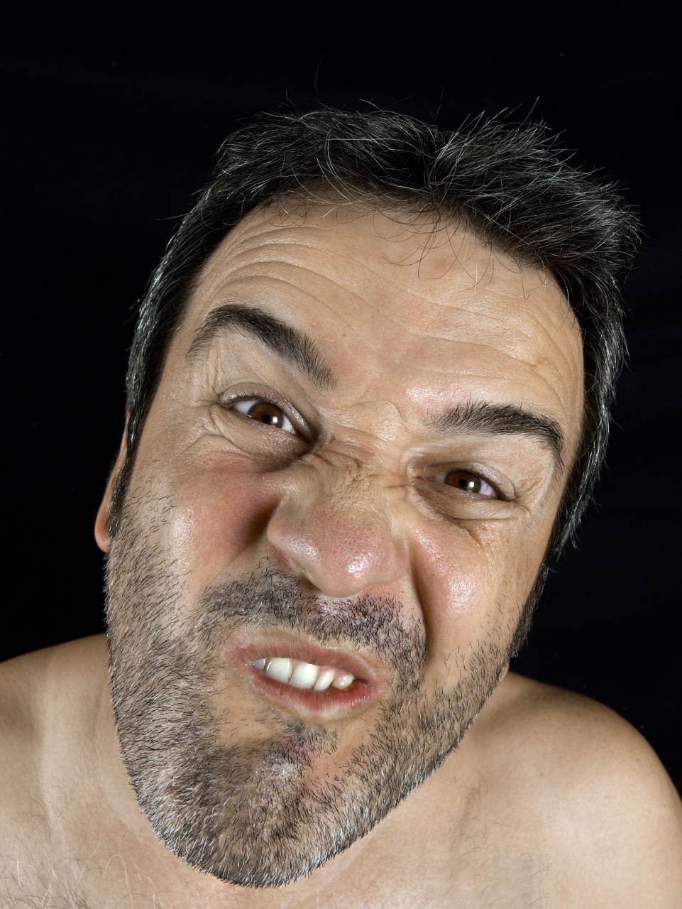 鼻毛总是"窜出来"的男性,暗示了什么呢?今天就来一探究竟.