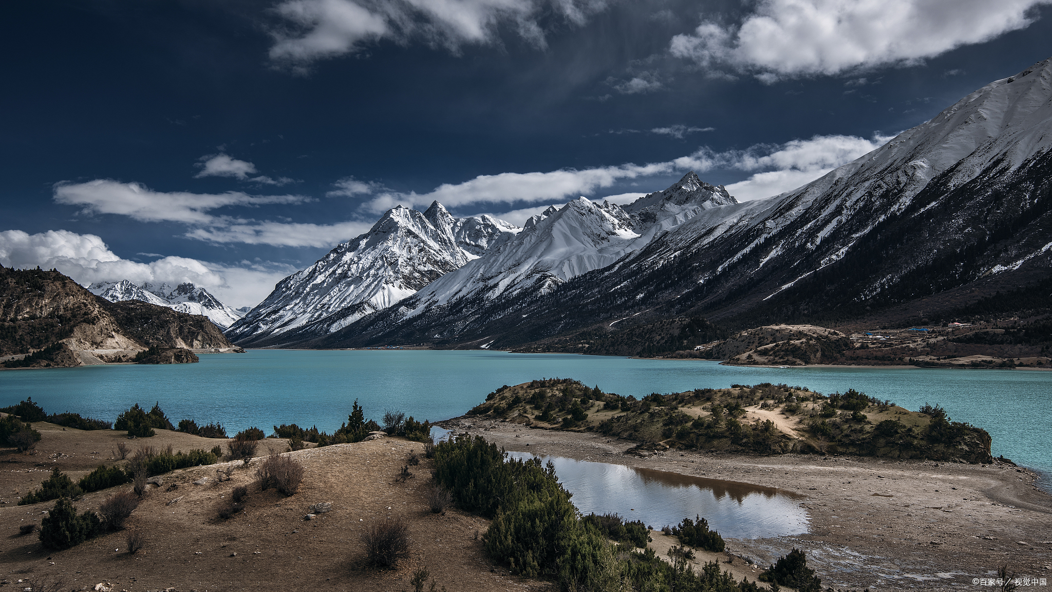 然乌湖景点介绍,然乌湖是一个美丽的高原湖泊有着丰富的自然景观