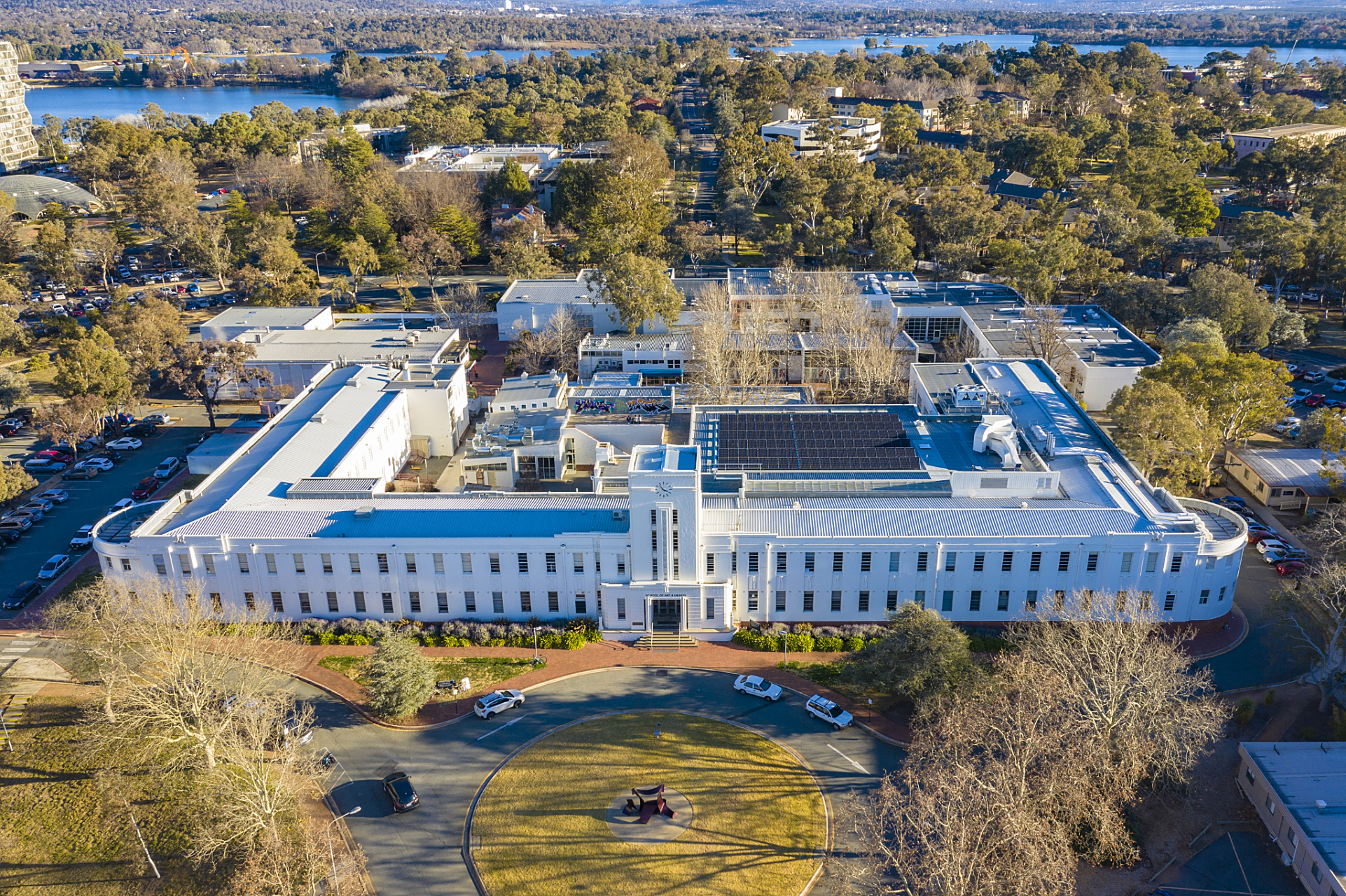 看时事学英语(30):northern arizona university by prioritizing