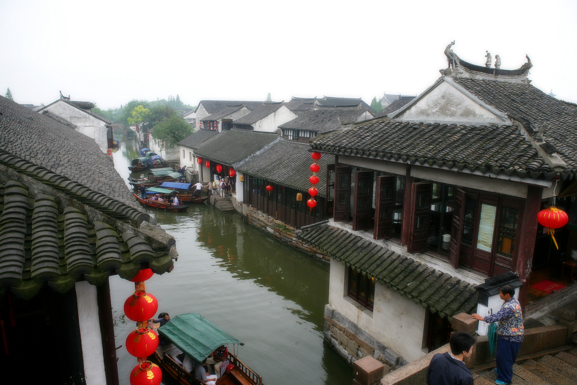 主要景点有江阴古桥,江阴城墙,江阴博物馆,江阴古巷和江阴石文化园.